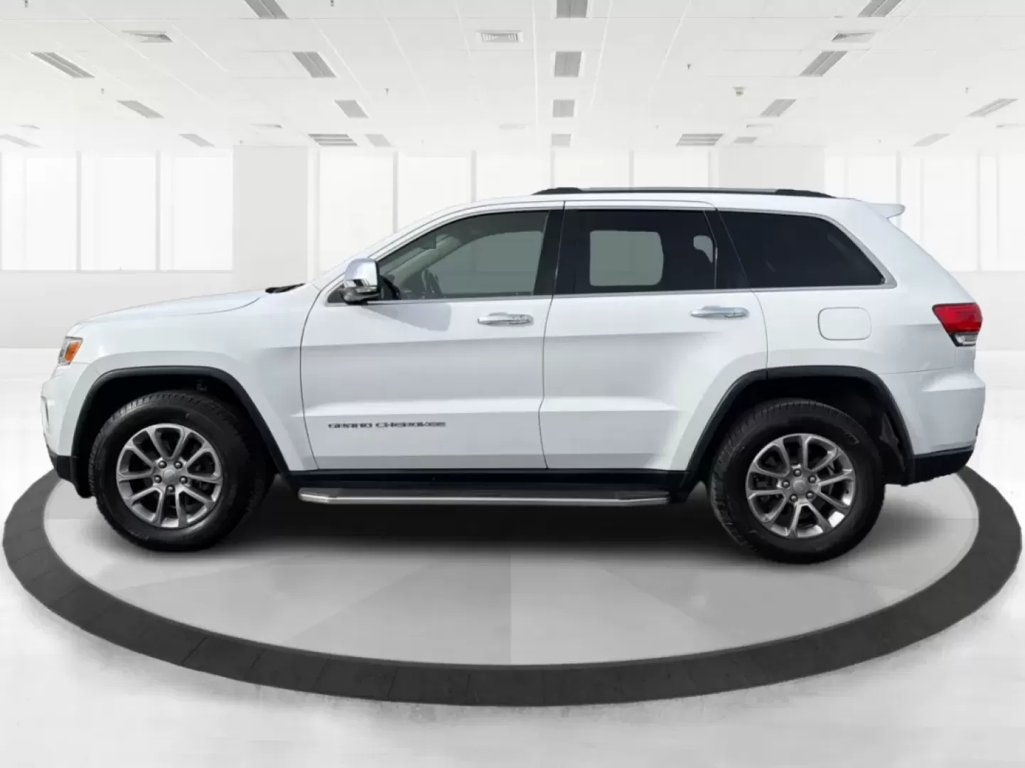 2016 Jeep Grand Cherokee Limited (1C4RJFBG8GC) with an Other engine, located at 8750 N County Rd 25A, Piqua, OH, 45356, (937) 908-9800, 40.164391, -84.232513 - Discover the ultimate blend of luxury and capability with this stunning 2016 Jeep Grand Cherokee Limited, now available at Advantage Car and Credit - Piqua! Perfect for those who crave adventure while needing a reliable vehicle for daily commuting or weekend family outings, this SUV is designed to e - Photo#5