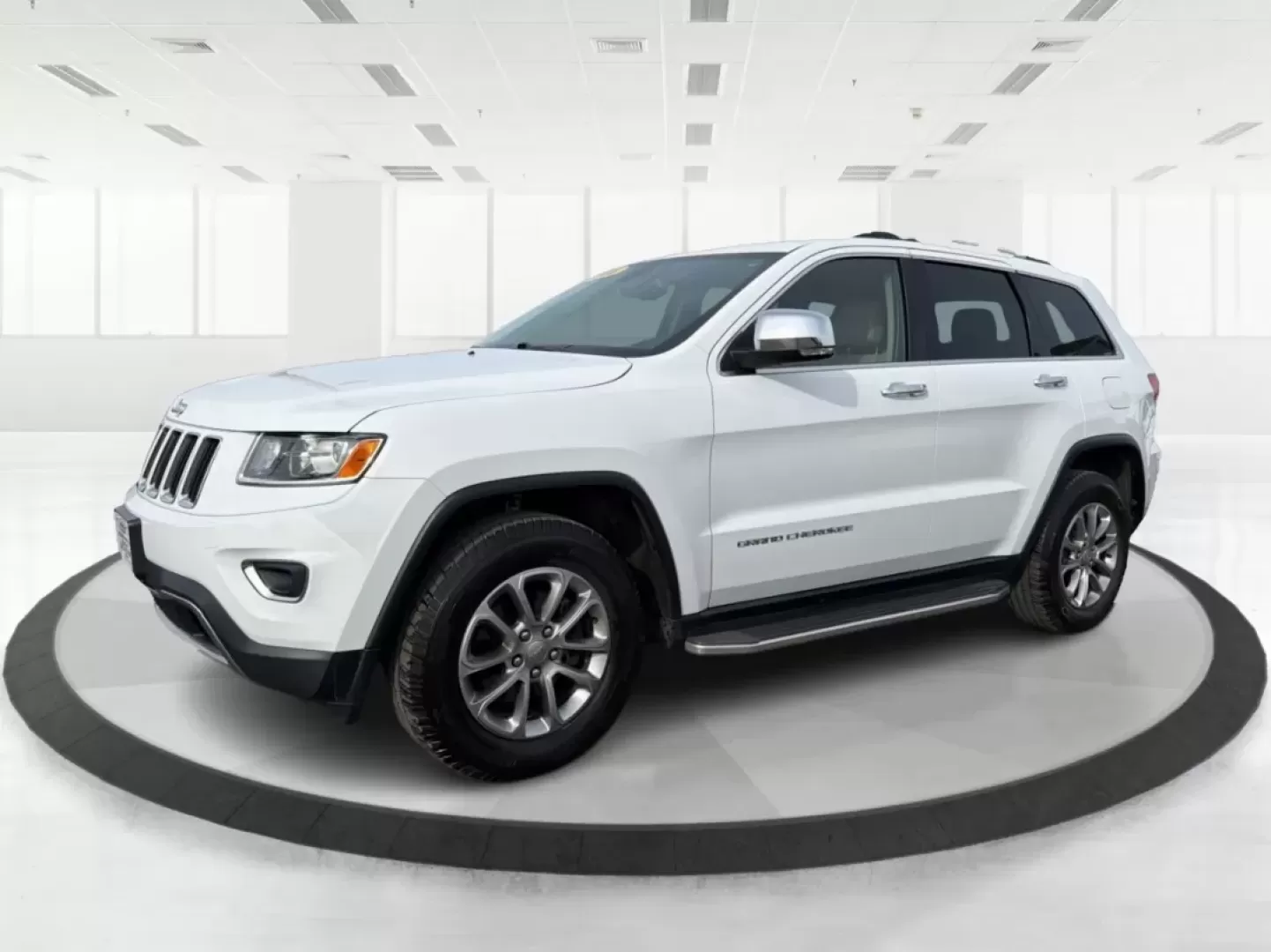 2016 Jeep Grand Cherokee Limited (1C4RJFBG8GC) with an Other engine, located at 8750 N County Rd 25A, Piqua, OH, 45356, (937) 908-9800, 40.164391, -84.232513 - Discover the ultimate blend of luxury and capability with this stunning 2016 Jeep Grand Cherokee Limited, now available at Advantage Car and Credit - Piqua! Perfect for those who crave adventure while needing a reliable vehicle for daily commuting or weekend family outings, this SUV is designed to e - Photo#8
