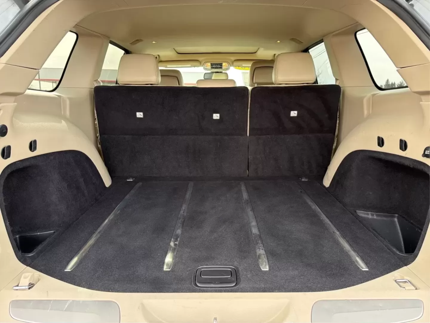 2016 Jeep Grand Cherokee Limited (1C4RJFBG8GC) with an Other engine, located at 8750 N County Rd 25A, Piqua, OH, 45356, (937) 908-9800, 40.164391, -84.232513 - Discover the ultimate blend of luxury and capability with this stunning 2016 Jeep Grand Cherokee Limited, now available at Advantage Car and Credit - Piqua! Perfect for those who crave adventure while needing a reliable vehicle for daily commuting or weekend family outings, this SUV is designed to e - Photo#12