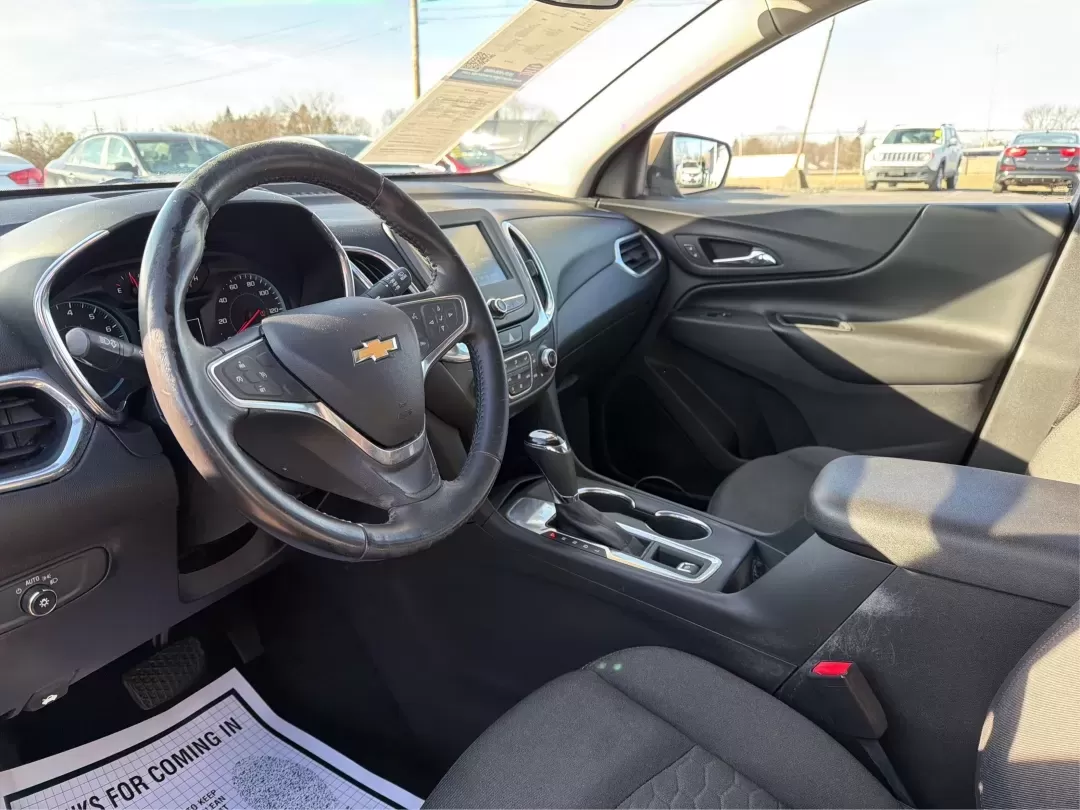 2018 Chevrolet Equinox LT (3GNAXJEV9JL) with an 1.5L I-4 gasoline direct injection engine, 6A transmission, located at 4508 South Dixie Dr, Moraine, OH, 45439, (937) 908-9800, 39.689976, -84.218452 - Experience the perfect balance of style, comfort, and functionality with the 2018 Chevrolet Equinox LT, available now at Advantage Car and Credit in Moraine, OH. This SUV is not just a vehicle; it's your companion for weekend getaways, school runs, and daily commutes. With a spacious interior design - Photo#9