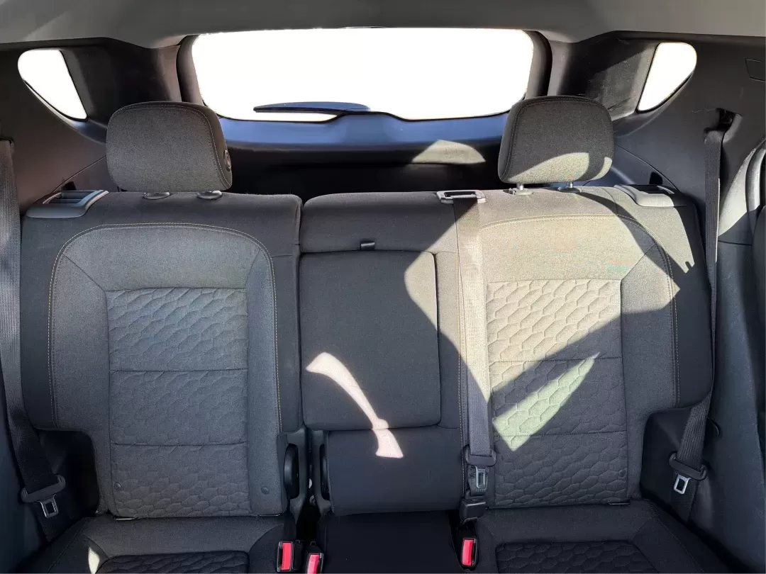 2018 Chevrolet Equinox LT (3GNAXJEV9JL) with an 1.5L I-4 gasoline direct injection engine, 6A transmission, located at 4508 South Dixie Dr, Moraine, OH, 45439, (937) 908-9800, 39.689976, -84.218452 - Experience the perfect balance of style, comfort, and functionality with the 2018 Chevrolet Equinox LT, available now at Advantage Car and Credit in Moraine, OH. This SUV is not just a vehicle; it's your companion for weekend getaways, school runs, and daily commutes. With a spacious interior design - Photo#14