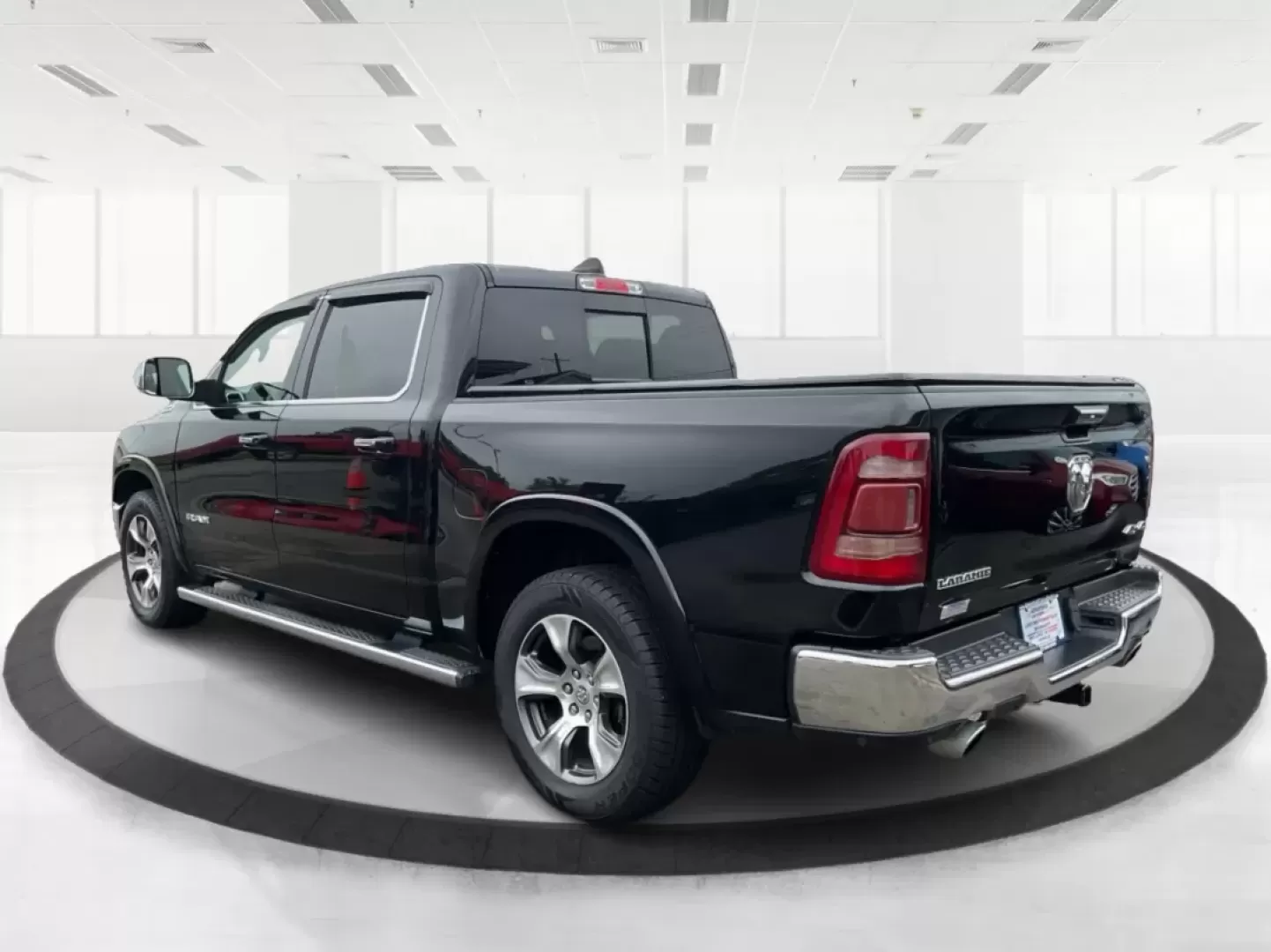 2019 Ram 1500 Laramie Crew Cab SWB 4WD (1C6SRFJT5KN) with an 5.7L V8 OHV 16V engine, 8-Speed Automatic transmission, located at 401 Woodman Dr, Riverside, OH, 45431, (937) 908-9800, 39.760899, -84.123421 - **Unleash Your Adventures with the 2019 Ram 1500 Laramie Crew Cab Perfect for Work and Play!**<br /> <br /> Are you ready to elevate your daily driving experience? Look no further than this stunning 2019 Ram 1500 Laramie Crew Cab, a vehicle designed to enhance your lifestyle whether you're commutin - Photo#4