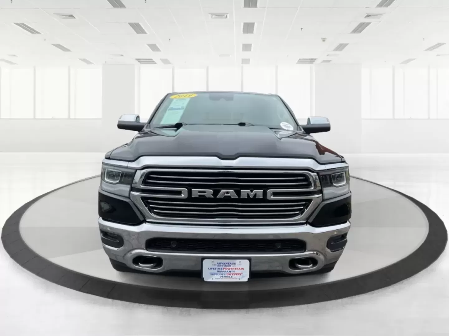 2019 Ram 1500 Laramie Crew Cab SWB 4WD (1C6SRFJT5KN) with an 5.7L V8 OHV 16V engine, 8-Speed Automatic transmission, located at 401 Woodman Dr, Riverside, OH, 45431, (937) 908-9800, 39.760899, -84.123421 - **Unleash Your Adventures with the 2019 Ram 1500 Laramie Crew Cab Perfect for Work and Play!**<br /> <br /> Are you ready to elevate your daily driving experience? Look no further than this stunning 2019 Ram 1500 Laramie Crew Cab, a vehicle designed to enhance your lifestyle whether you're commutin - Photo#7