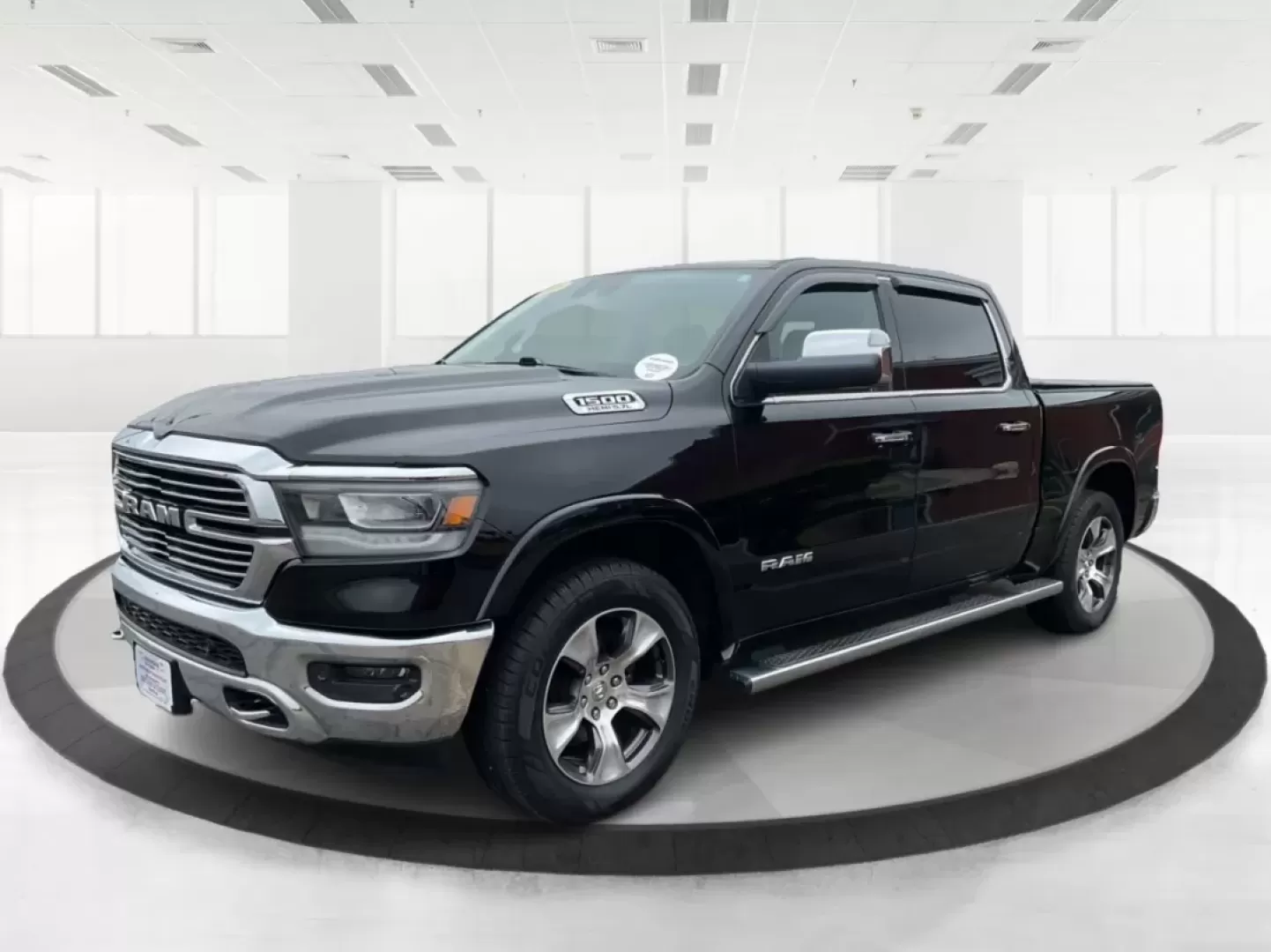 2019 Ram 1500 Laramie Crew Cab SWB 4WD (1C6SRFJT5KN) with an 5.7L V8 OHV 16V engine, 8-Speed Automatic transmission, located at 401 Woodman Dr, Riverside, OH, 45431, (937) 908-9800, 39.760899, -84.123421 - **Unleash Your Adventures with the 2019 Ram 1500 Laramie Crew Cab Perfect for Work and Play!**<br /> <br /> Are you ready to elevate your daily driving experience? Look no further than this stunning 2019 Ram 1500 Laramie Crew Cab, a vehicle designed to enhance your lifestyle whether you're commutin - Photo#8