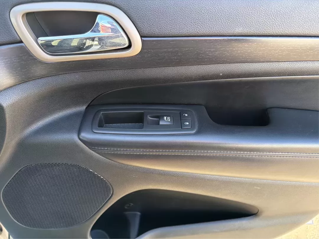 2014 Jeep Grand Cherokee Laredo (1C4RJEAG9EC) with an 3.6L V-6 DOHC engine, located at 1184 Kauffman Ave, Fairborn, OH, 45324, (937) 908-9800, 39.807072, -84.030914 - **Elevate Your Adventures with the 2014 Jeep Grand Cherokee Laredo!**<br /> <br /> Are you ready to take your family on unforgettable road trips or tackle weekend adventures like never before? The 2014 Jeep Grand Cherokee Laredo is designed for those who crave exploration and comfort in equal measur - Photo#20