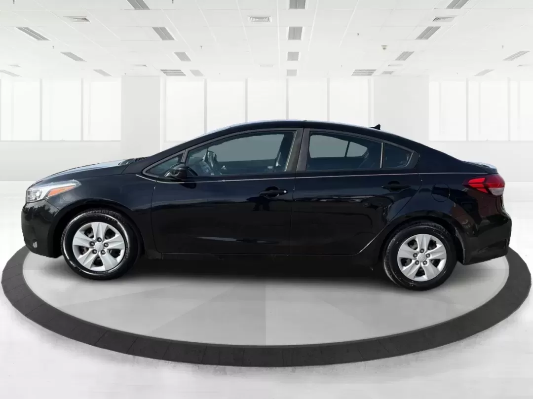 2017 Kia Forte LX (3KPFK4A79HE) with an 2L I-4 DOHC engine, located at 1184 Kauffman Ave, Fairborn, OH, 45324, (937) 908-9800, 39.807072, -84.030914 - 2017 Kia Forte LX - Photo#5