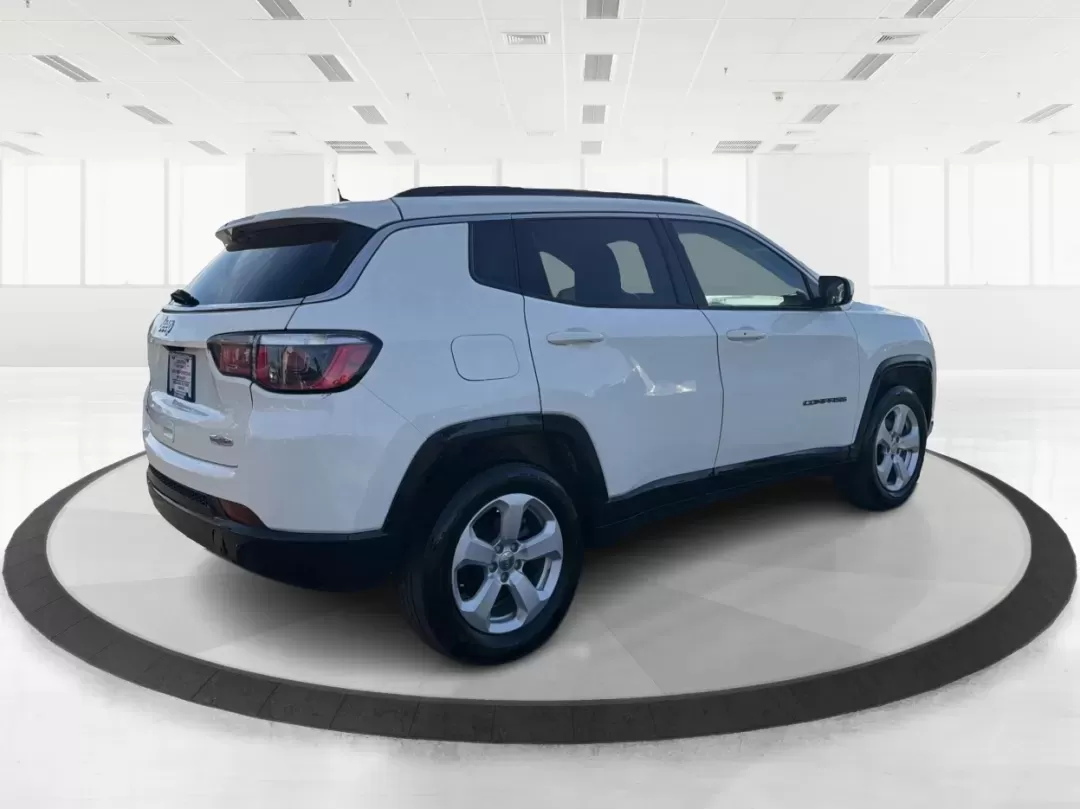 2018 Jeep Compass Latitude 4x4 (3C4NJDBB4JT) with an 2.4L L4 DOHC 16V engine, Manual/Standard transmission, located at 1184 Kauffman Ave, Fairborn, OH, 45324, (937) 908-9800, 39.807072, -84.030914 - Discover the perfect blend of style, reliability, and adventure with the 2018 Jeep Compass Latitude 4x4, now available at Advantage Car and Credit in Fairborn, OH. This rugged yet refined SUV is ideal for weekend warriors and growing families alike, offering the versatility you need for both daily c - Photo#2