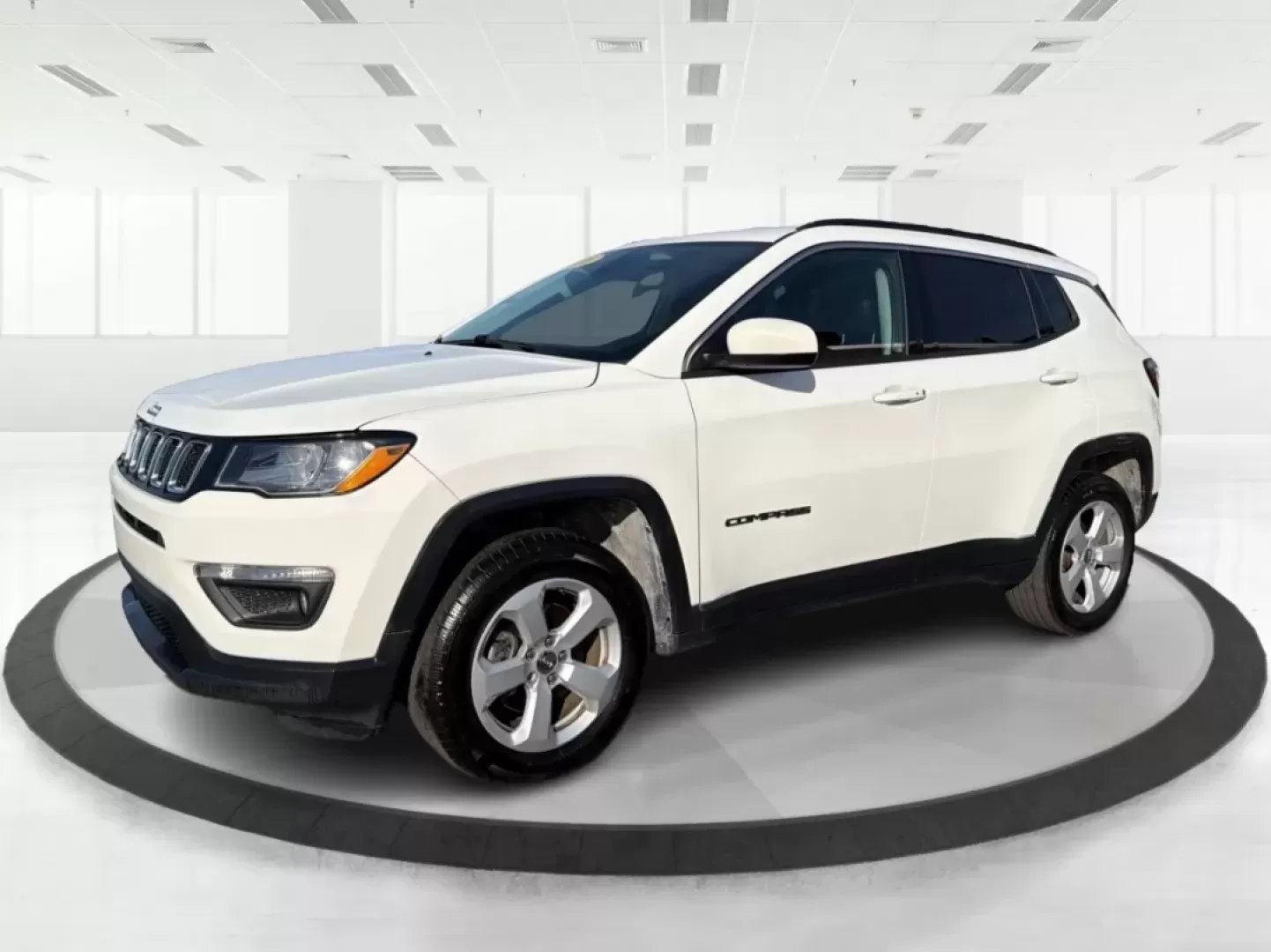 2018 Jeep Compass Latitude 4x4 (3C4NJDBB4JT) with an 2.4L L4 DOHC 16V engine, Manual/Standard transmission, located at 1184 Kauffman Ave, Fairborn, OH, 45324, (937) 908-9800, 39.807072, -84.030914 - Discover the perfect blend of style, reliability, and adventure with the 2018 Jeep Compass Latitude 4x4, now available at Advantage Car and Credit in Fairborn, OH. This rugged yet refined SUV is ideal for weekend warriors and growing families alike, offering the versatility you need for both daily c - Photo#8