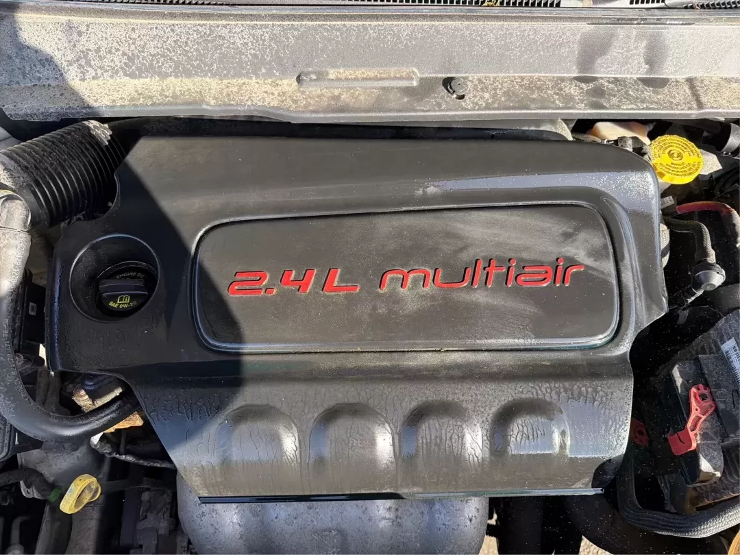 2018 Jeep Compass Latitude 4x4 (3C4NJDBB4JT) with an 2.4L L4 DOHC 16V engine, Manual/Standard transmission, located at 1184 Kauffman Ave, Fairborn, OH, 45324, (937) 908-9800, 39.807072, -84.030914 - Discover the perfect blend of style, reliability, and adventure with the 2018 Jeep Compass Latitude 4x4, now available at Advantage Car and Credit in Fairborn, OH. This rugged yet refined SUV is ideal for weekend warriors and growing families alike, offering the versatility you need for both daily c - Photo#11