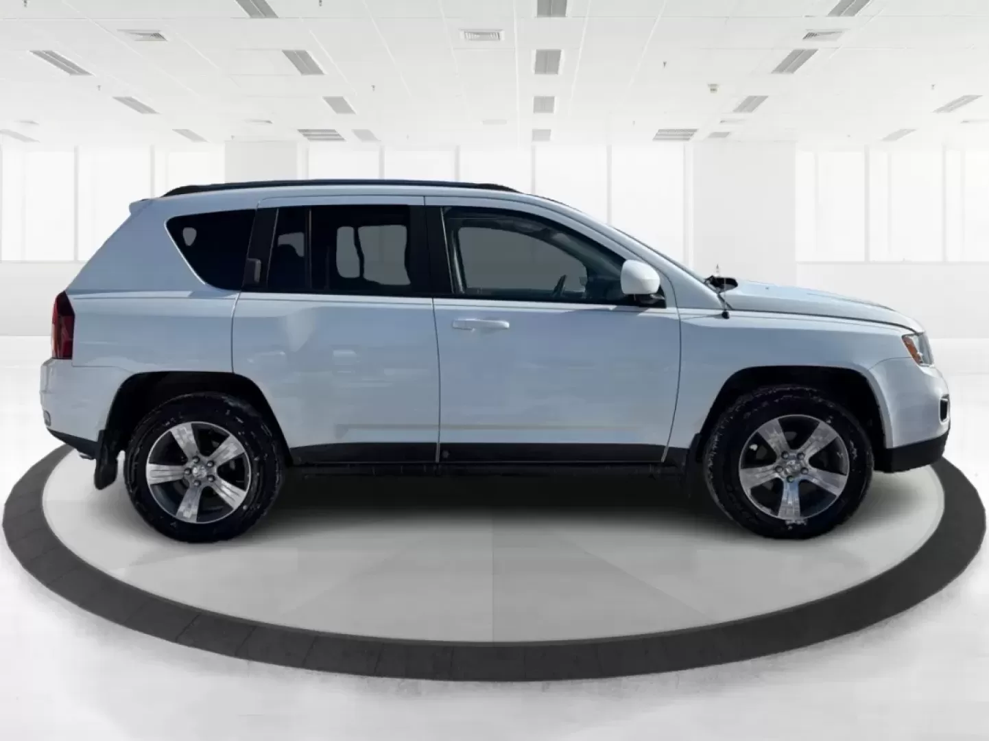 2016 Jeep Compass High Altitude Edition (1C4NJDEB4GD) with an 2.4L I-4 DOHC engine, 6A transmission, located at 4508 South Dixie Dr, Moraine, OH, 45439, (937) 908-9800, 39.689976, -84.218452 - ### Get Ready for Your Next Adventure with the 2016 Jeep Compass High Altitude Edition!<br /> <br /> Are you an adventure seeker or a weekend warrior? The 2016 Jeep Compass High Altitude Edition is the perfect vehicle to elevate your lifestyle! Ideal for those who love hitting the trails or simply r - Photo#1