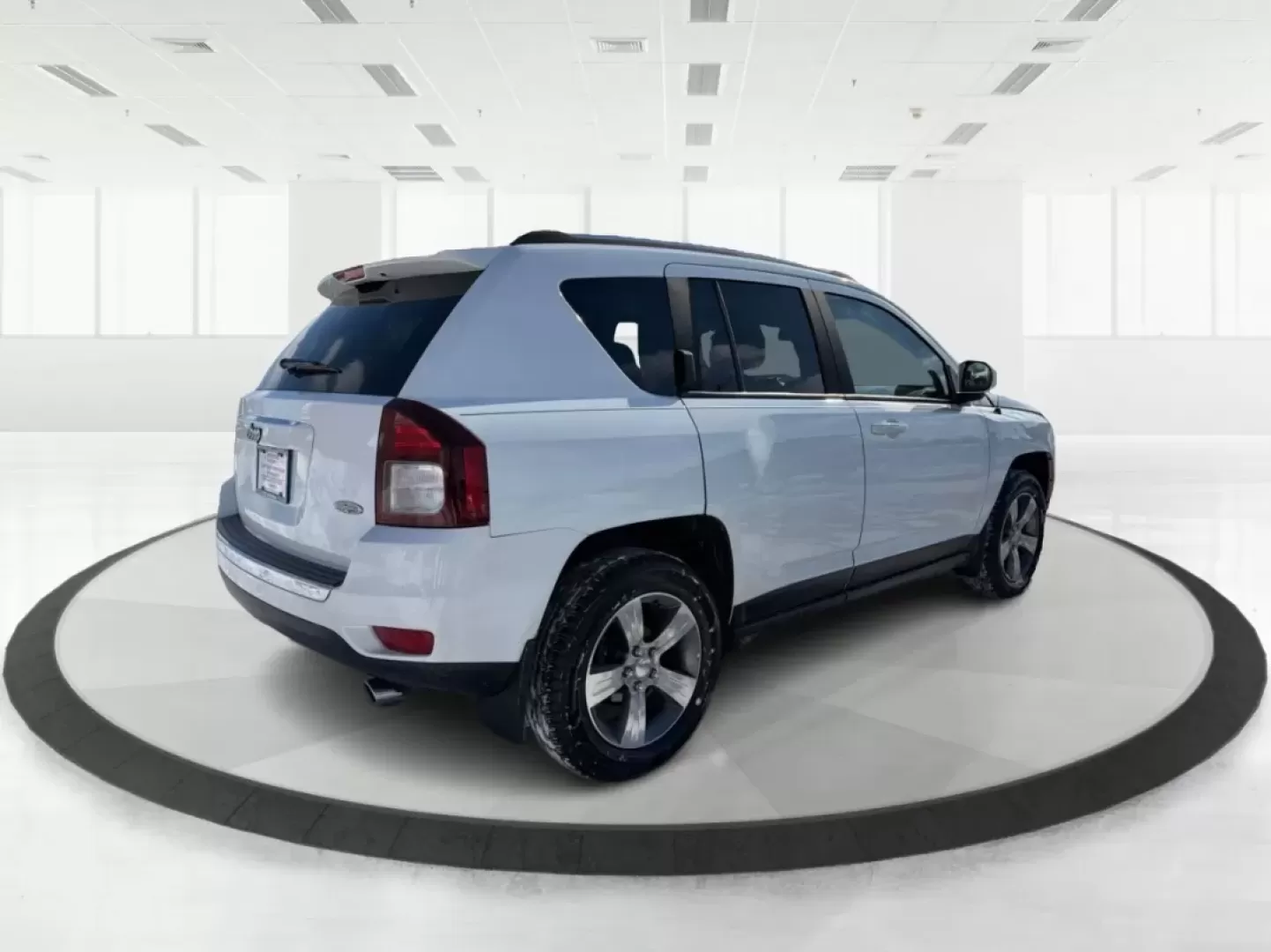 2016 Jeep Compass High Altitude Edition (1C4NJDEB4GD) with an 2.4L I-4 DOHC engine, 6A transmission, located at 4508 South Dixie Dr, Moraine, OH, 45439, (937) 908-9800, 39.689976, -84.218452 - ### Get Ready for Your Next Adventure with the 2016 Jeep Compass High Altitude Edition!<br /> <br /> Are you an adventure seeker or a weekend warrior? The 2016 Jeep Compass High Altitude Edition is the perfect vehicle to elevate your lifestyle! Ideal for those who love hitting the trails or simply r - Photo#2