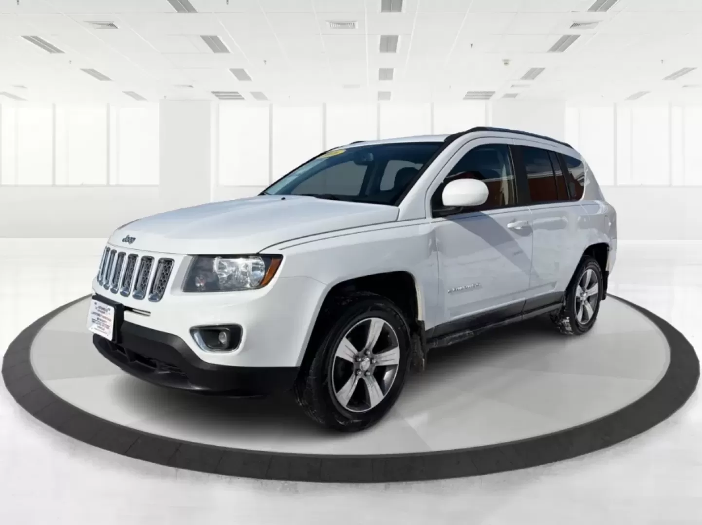 2016 Jeep Compass High Altitude Edition (1C4NJDEB4GD) with an 2.4L I-4 DOHC engine, 6A transmission, located at 4508 South Dixie Dr, Moraine, OH, 45439, (937) 908-9800, 39.689976, -84.218452 - ### Get Ready for Your Next Adventure with the 2016 Jeep Compass High Altitude Edition!<br /> <br /> Are you an adventure seeker or a weekend warrior? The 2016 Jeep Compass High Altitude Edition is the perfect vehicle to elevate your lifestyle! Ideal for those who love hitting the trails or simply r - Photo#8