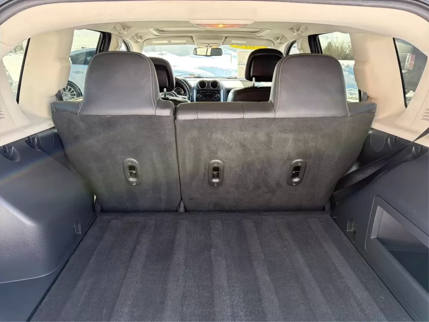 2016 Jeep Compass High Altitude Edition (1C4NJDEB4GD) with an 2.4L I-4 DOHC engine, 6A transmission, located at 4508 South Dixie Dr, Moraine, OH, 45439, (937) 908-9800, 39.689976, -84.218452 - ### Get Ready for Your Next Adventure with the 2016 Jeep Compass High Altitude Edition!<br /> <br /> Are you an adventure seeker or a weekend warrior? The 2016 Jeep Compass High Altitude Edition is the perfect vehicle to elevate your lifestyle! Ideal for those who love hitting the trails or simply r - Photo#12