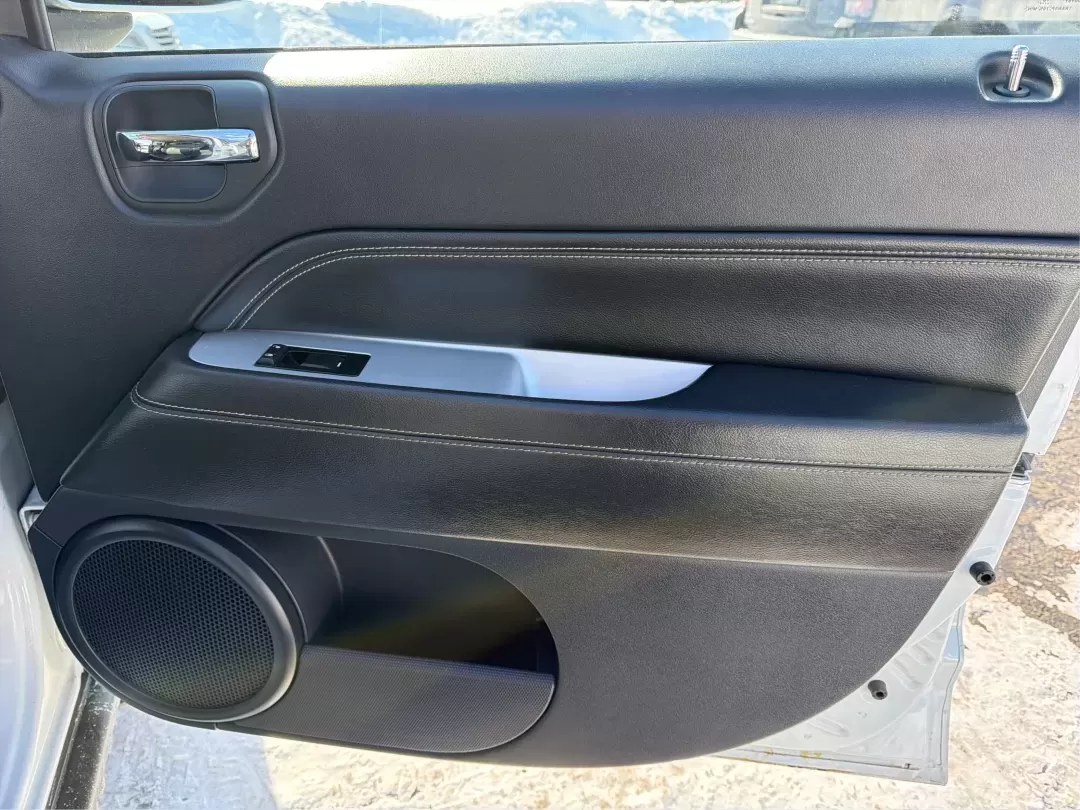 2016 Jeep Compass High Altitude Edition (1C4NJDEB4GD) with an 2.4L I-4 DOHC engine, 6A transmission, located at 4508 South Dixie Dr, Moraine, OH, 45439, (937) 908-9800, 39.689976, -84.218452 - ### Get Ready for Your Next Adventure with the 2016 Jeep Compass High Altitude Edition!<br /> <br /> Are you an adventure seeker or a weekend warrior? The 2016 Jeep Compass High Altitude Edition is the perfect vehicle to elevate your lifestyle! Ideal for those who love hitting the trails or simply r - Photo#19