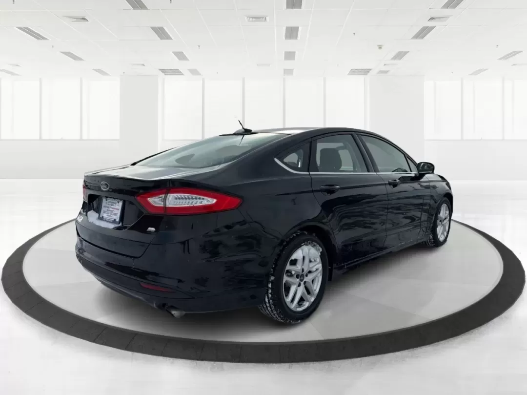 2015 Ford Fusion SE (3FA6P0H78FR) with an 2.5L L4 DOHC 16V engine, Automatic transmission, located at 4508 South Dixie Dr, Moraine, OH, 45439, (937) 908-9800, 39.689976, -84.218452 - Discover the perfect blend of style, comfort, and reliability with this stunning 2015 Ford Fusion SE, available now at Advantage Car and Credit in Moraine, OH! Whether you're commuting to work, shuttling kids to school, or embarking on weekend adventures, this sleek sedan is designed to fit seamless - Photo#2