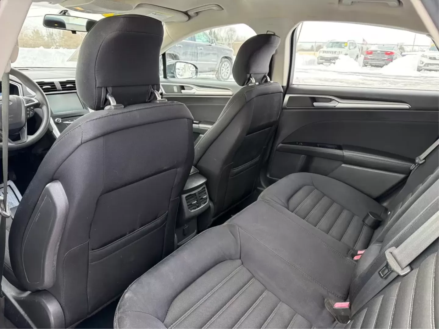 2015 Ford Fusion SE (3FA6P0H78FR) with an 2.5L L4 DOHC 16V engine, Automatic transmission, located at 4508 South Dixie Dr, Moraine, OH, 45439, (937) 908-9800, 39.689976, -84.218452 - Discover the perfect blend of style, comfort, and reliability with this stunning 2015 Ford Fusion SE, available now at Advantage Car and Credit in Moraine, OH! Whether you're commuting to work, shuttling kids to school, or embarking on weekend adventures, this sleek sedan is designed to fit seamless - Photo#10