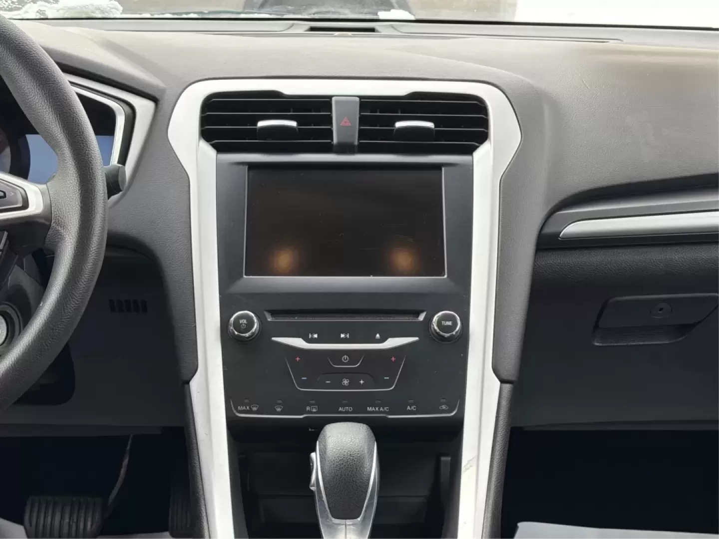 2015 Ford Fusion SE (3FA6P0H78FR) with an 2.5L L4 DOHC 16V engine, Automatic transmission, located at 4508 South Dixie Dr, Moraine, OH, 45439, (937) 908-9800, 39.689976, -84.218452 - Discover the perfect blend of style, comfort, and reliability with this stunning 2015 Ford Fusion SE, available now at Advantage Car and Credit in Moraine, OH! Whether you're commuting to work, shuttling kids to school, or embarking on weekend adventures, this sleek sedan is designed to fit seamless - Photo#12