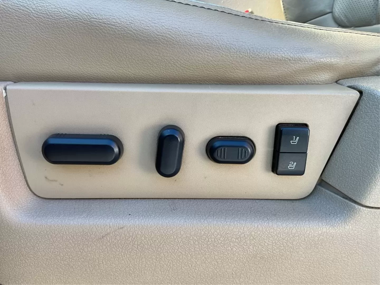 2014 Ford F-150 (1FTFW1ETXEK) with an Other engine, located at 1230 East Main St, Xenia, OH, 45385, (937) 908-9800, 39.688026, -83.910172 - **Unleash Your Adventures with the 2014 Ford F-150 LARIAT: The Ultimate Truck for Every Lifestyle!**<br /> <br /> Are you in search of a versatile vehicle that can handle everything from weekend adventures to daily commutes? Look no further! The 2014 Ford F-150 LARIAT is a reliable and rugged truck - Photo#17