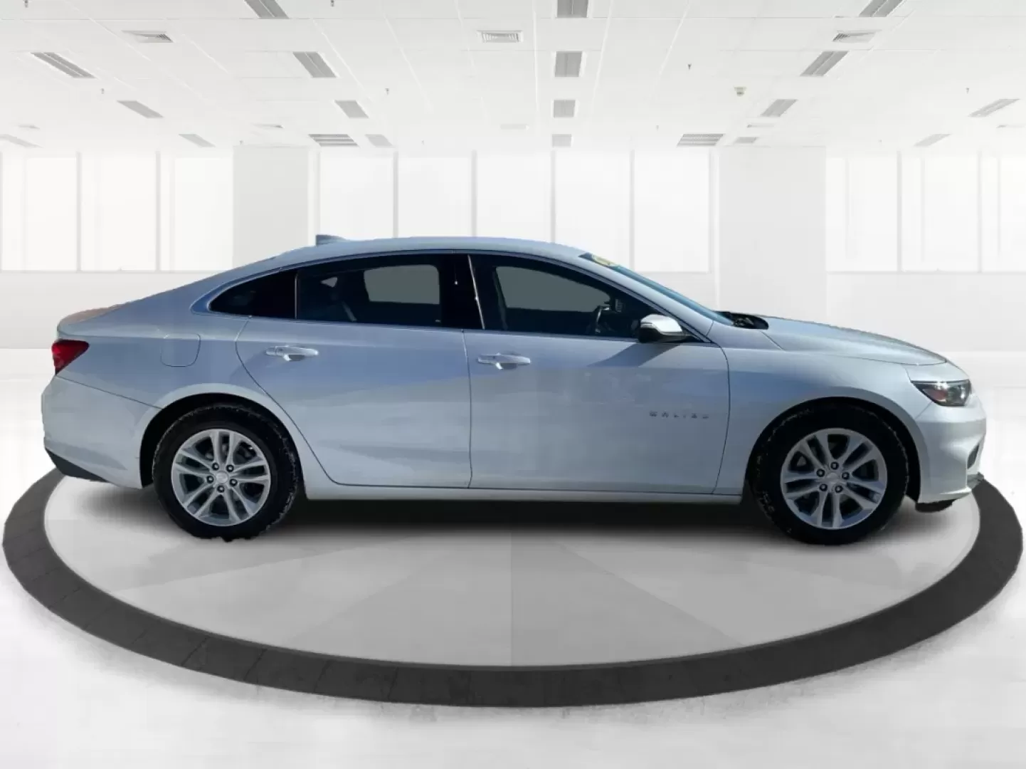 2016 Chevrolet Malibu 1LT (1G1ZE5ST6GF) with an ECOTEC 1.5L I-4 gasoline direct injection engine, located at 401 Woodman Dr, Riverside, OH, 45431, (937) 908-9800, 39.760899, -84.123421 - **Elevate Your Commute with the Exceptional 2016 Chevrolet Malibu 1LT** <br /> <br /> Are you searching for a reliable sedan that balances style, comfort, and performance? Look no further than the 2016 Chevrolet Malibu 1LT, available at Advantage Car and Credit in Riverside, OH. Perfect for both you - Photo#1