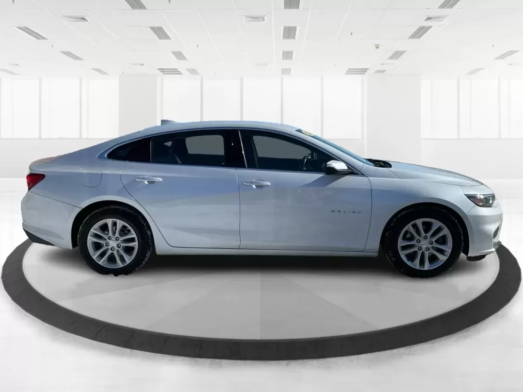 2016 Chevrolet Malibu 1LT (1G1ZE5ST6GF) with an ECOTEC 1.5L I-4 gasoline direct injection engine, located at 401 Woodman Dr, Riverside, OH, 45431, (937) 908-9800, 39.760899, -84.123421 - **Elevate Your Commute with the Exceptional 2016 Chevrolet Malibu 1LT** <br /> <br /> Are you searching for a reliable sedan that balances style, comfort, and performance? Look no further than the 2016 Chevrolet Malibu 1LT, available at Advantage Car and Credit in Riverside, OH. Perfect for both you - Photo#1