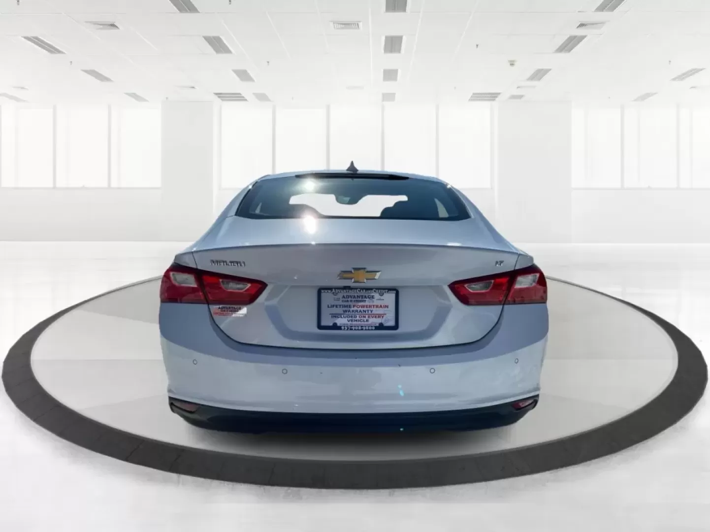 2016 Chevrolet Malibu 1LT (1G1ZE5ST6GF) with an ECOTEC 1.5L I-4 gasoline direct injection engine, located at 401 Woodman Dr, Riverside, OH, 45431, (937) 908-9800, 39.760899, -84.123421 - **Elevate Your Commute with the Exceptional 2016 Chevrolet Malibu 1LT** <br /> <br /> Are you searching for a reliable sedan that balances style, comfort, and performance? Look no further than the 2016 Chevrolet Malibu 1LT, available at Advantage Car and Credit in Riverside, OH. Perfect for both you - Photo#3