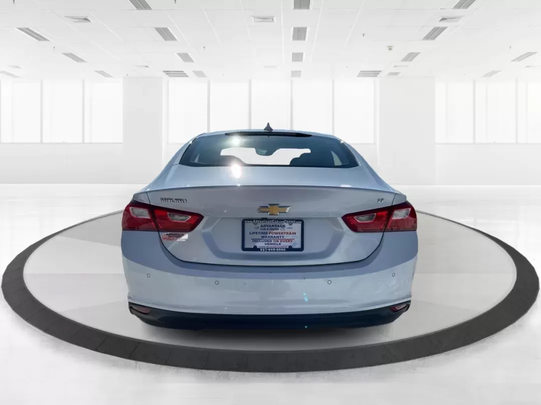 2016 Chevrolet Malibu 1LT (1G1ZE5ST6GF) with an ECOTEC 1.5L I-4 gasoline direct injection engine, located at 401 Woodman Dr, Riverside, OH, 45431, (937) 908-9800, 39.760899, -84.123421 - **Elevate Your Commute with the Exceptional 2016 Chevrolet Malibu 1LT** <br /> <br /> Are you searching for a reliable sedan that balances style, comfort, and performance? Look no further than the 2016 Chevrolet Malibu 1LT, available at Advantage Car and Credit in Riverside, OH. Perfect for both you - Photo#3