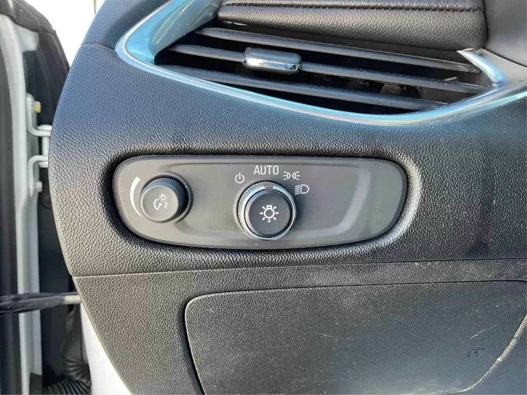 2016 Chevrolet Malibu 1LT (1G1ZE5ST6GF) with an ECOTEC 1.5L I-4 gasoline direct injection engine, located at 401 Woodman Dr, Riverside, OH, 45431, (937) 908-9800, 39.760899, -84.123421 - **Elevate Your Commute with the Exceptional 2016 Chevrolet Malibu 1LT** <br /> <br /> Are you searching for a reliable sedan that balances style, comfort, and performance? Look no further than the 2016 Chevrolet Malibu 1LT, available at Advantage Car and Credit in Riverside, OH. Perfect for both you - Photo#17