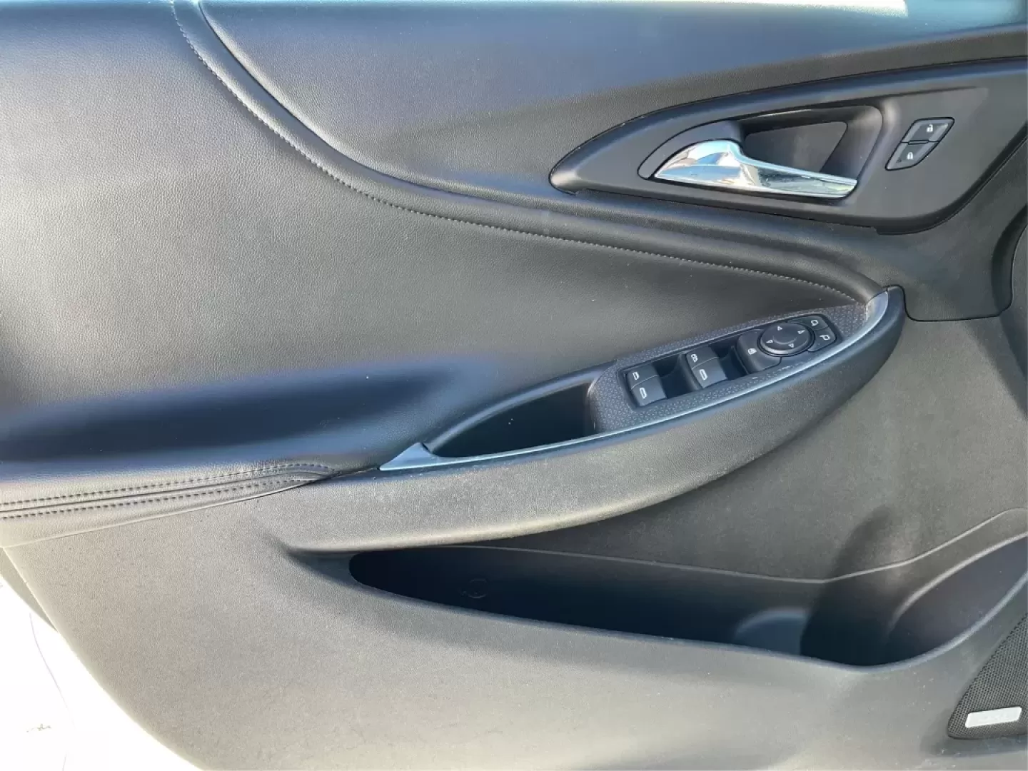 2016 Chevrolet Malibu 1LT (1G1ZE5ST6GF) with an ECOTEC 1.5L I-4 gasoline direct injection engine, located at 401 Woodman Dr, Riverside, OH, 45431, (937) 908-9800, 39.760899, -84.123421 - **Elevate Your Commute with the Exceptional 2016 Chevrolet Malibu 1LT** <br /> <br /> Are you searching for a reliable sedan that balances style, comfort, and performance? Look no further than the 2016 Chevrolet Malibu 1LT, available at Advantage Car and Credit in Riverside, OH. Perfect for both you - Photo#19