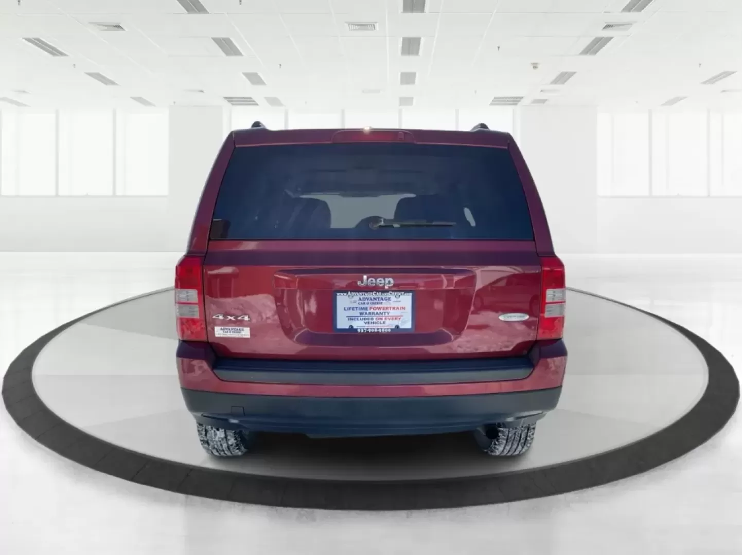 2014 Jeep Patriot (1C4NJRFB3ED) with an 2.4L I-4 DOHC engine, located at 4508 South Dixie Dr, Moraine, OH, 45439, (937) 908-9800, 39.689976, -84.218452 - **Adventure Awaits with This 2014 Jeep Patriot Latitude Perfect for Your Next Journey!**<br /> <br /> Are you ready to embrace the thrill of the open road? Whether you're planning a weekend getaway or just need a reliable companion for your daily commute, this 2014 Jeep Patriot Latitude is designed - Photo#3