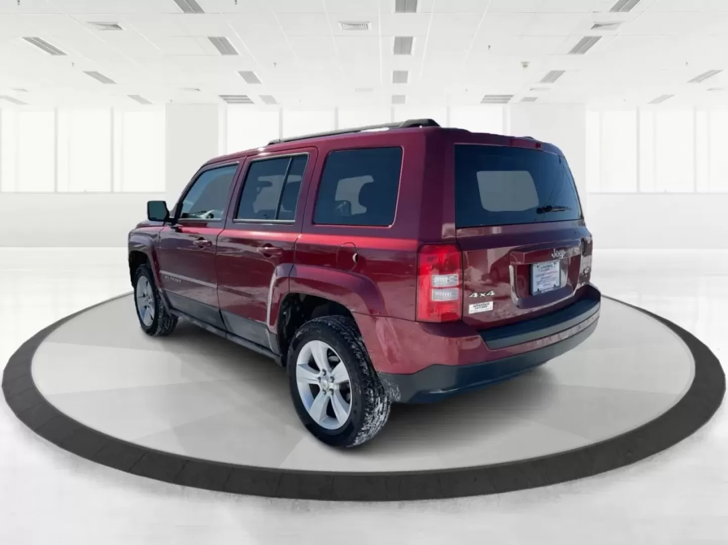 2014 Jeep Patriot (1C4NJRFB3ED) with an 2.4L I-4 DOHC engine, located at 4508 South Dixie Dr, Moraine, OH, 45439, (937) 908-9800, 39.689976, -84.218452 - **Adventure Awaits with This 2014 Jeep Patriot Latitude Perfect for Your Next Journey!**<br /> <br /> Are you ready to embrace the thrill of the open road? Whether you're planning a weekend getaway or just need a reliable companion for your daily commute, this 2014 Jeep Patriot Latitude is designed - Photo#4