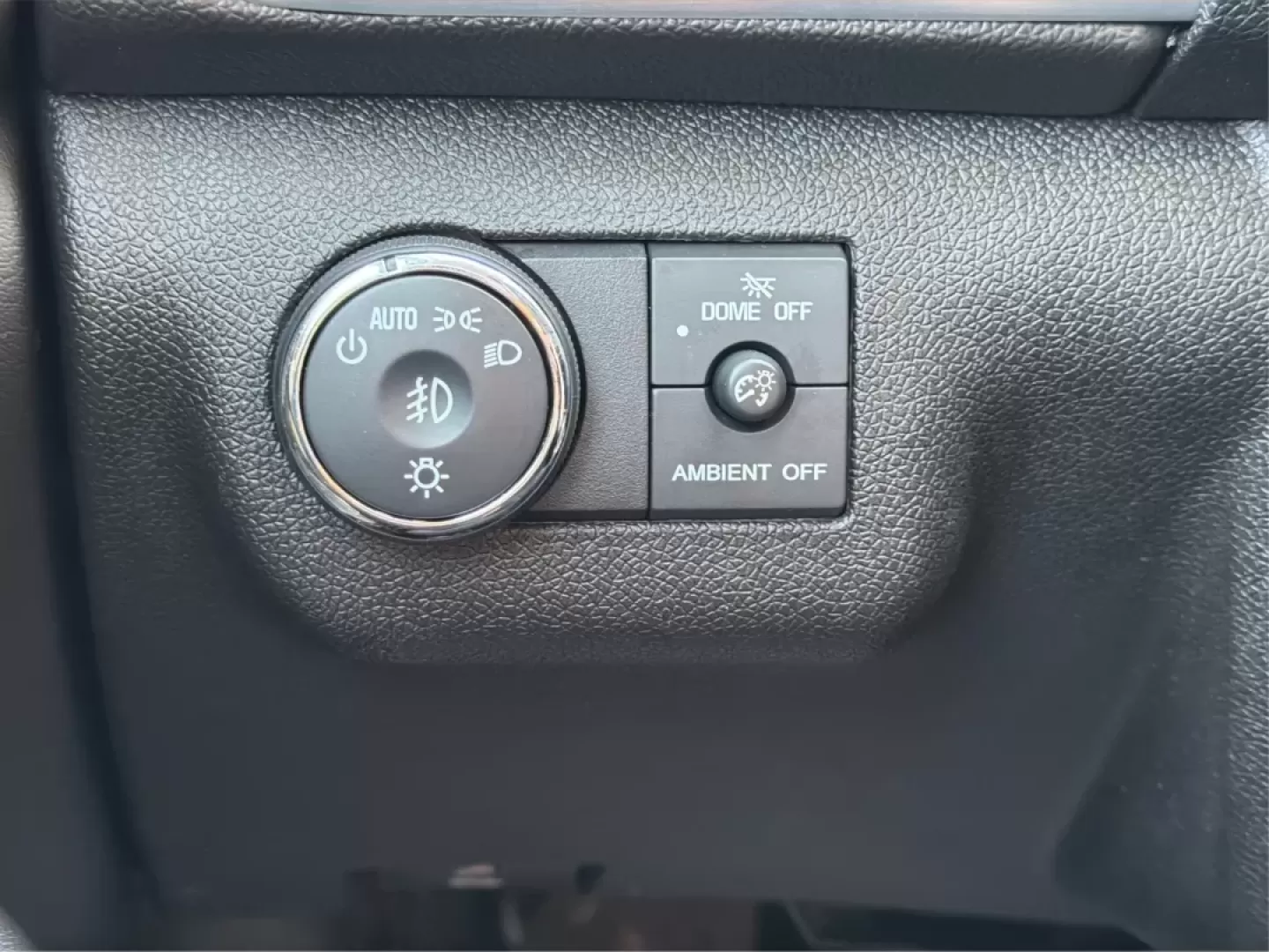 2015 GMC Acadia SLT-1 (1GKKVRKD6FJ) with an 3.6L V-6 gasoline direct injection engine, located at 1230 East Main St, Xenia, OH, 45385, (937) 908-9800, 39.688026, -83.910172 - **Experience Adventure and Comfort with the 2015 GMC Acadia at Advantage Car and Credit - Xenia!**<br /> <br /> Are you searching for the perfect vehicle to accommodate your growing family, make weekend adventures a breeze, or tackle your daily commute with style? Look no further than this stunning - Photo#17