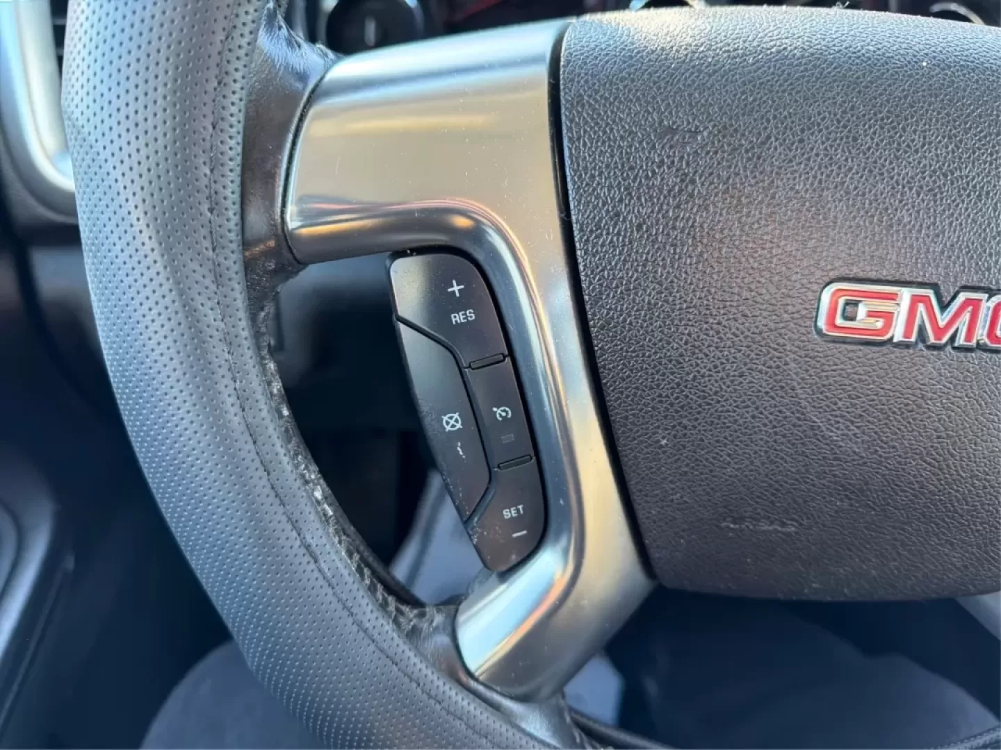 2016 GMC Acadia SLE-1 (1GKKVNED4GJ) with an 3.6L V-6 gasoline direct injection engine, 6A transmission, located at 1099 N County Rd 25A , Troy, OH, 45373, (937) 908-9800, 40.057079, -84.212883 - **Adventure Awaits with the 2016 GMC Acadia at Advantage Car and Credit - Troy!**<br /> <br /> When it comes to family outings or weekend getaways, the 2016 GMC Acadia is your perfect travel companion. Designed for those who crave the ideal blend of comfort, space, and versatility, this SUV is just - Photo#16