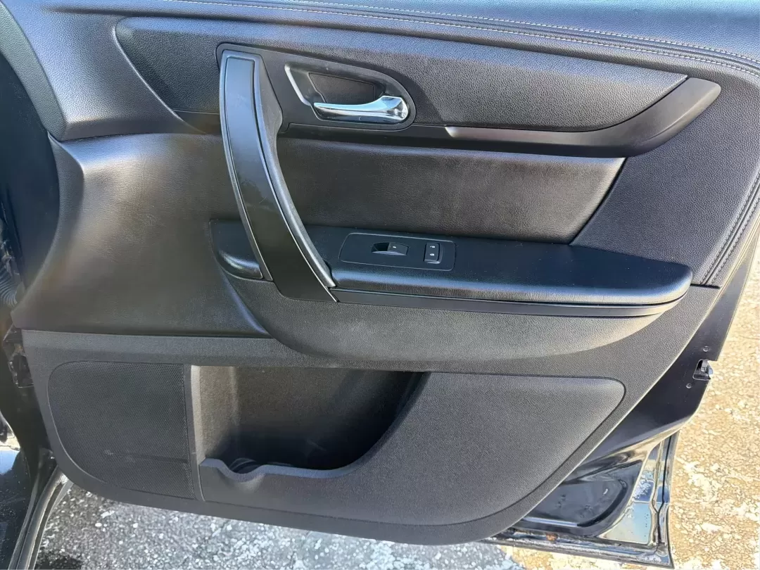 2016 GMC Acadia SLE-1 (1GKKVNED4GJ) with an 3.6L V-6 gasoline direct injection engine, 6A transmission, located at 1099 N County Rd 25A , Troy, OH, 45373, (937) 908-9800, 40.057079, -84.212883 - **Adventure Awaits with the 2016 GMC Acadia at Advantage Car and Credit - Troy!**<br /> <br /> When it comes to family outings or weekend getaways, the 2016 GMC Acadia is your perfect travel companion. Designed for those who crave the ideal blend of comfort, space, and versatility, this SUV is just - Photo#20