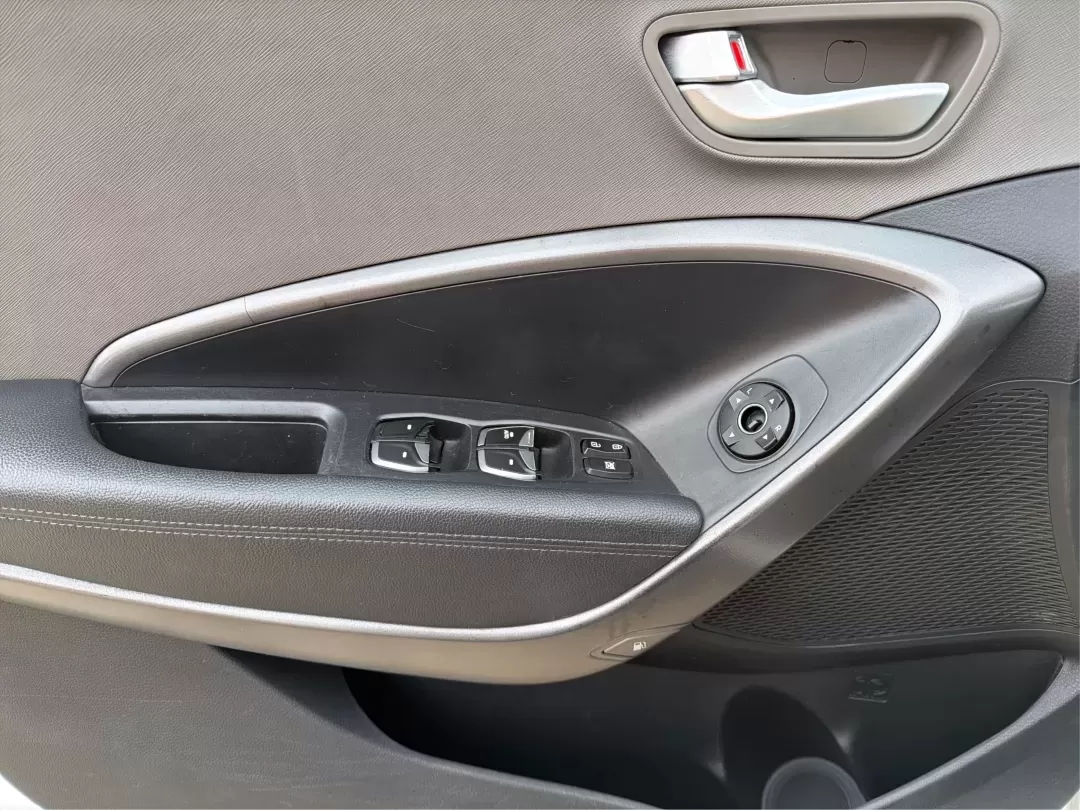 2013 Hyundai Santa Fe Sport (5XYZT3LB2DG) with an Theta II 2.4L I-4 gasoline direct injection engine, 6-Speed Automatic transmission, located at 1184 Kauffman Ave, Fairborn, OH, 45324, (937) 908-9800, 39.807072, -84.030914 - **Adventure Awaits: Drive the 2013 Hyundai Santa Fe Sport in Fairborn, OH!**<br /> <br /> Are you ready to elevate your lifestyle while enjoying the freedom of the open road? Look no further than the stunning 2013 Hyundai Santa Fe Sport, available now at Advantage Car and Credit in Fairborn, OH! Thi - Photo#17