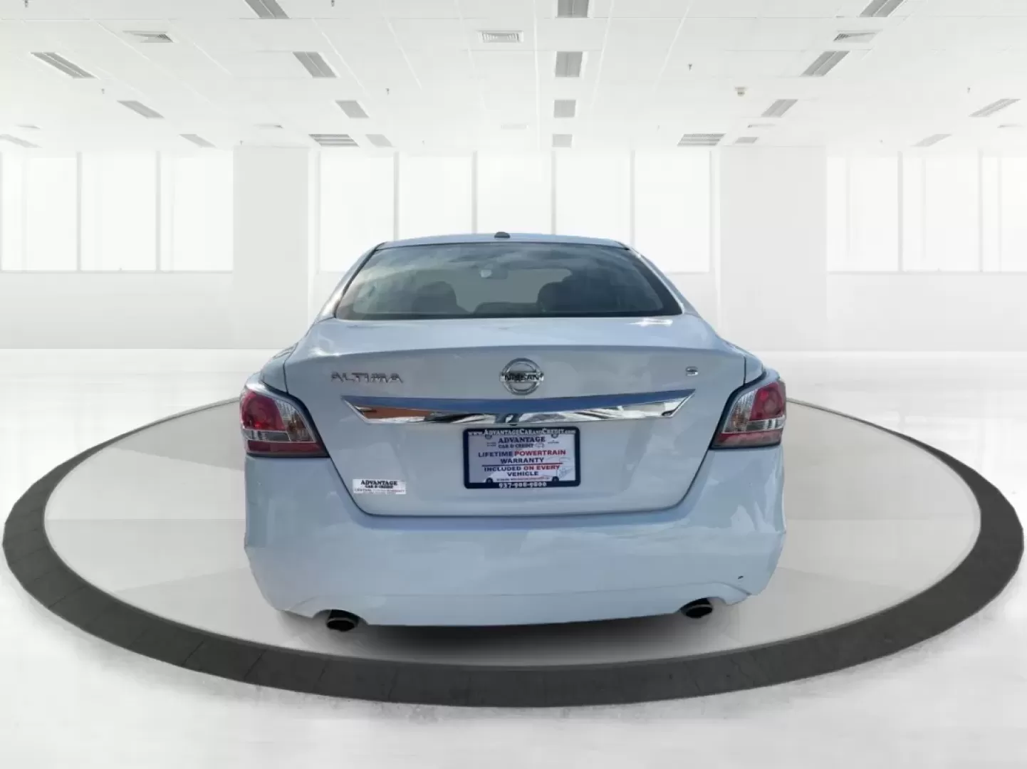 2015 Nissan Altima 2.5 S (1N4AL3AP4FC) with an 2.5L I-4 DOHC engine, located at 401 Woodman Dr, Riverside, OH, 45431, (937) 908-9800, 39.760899, -84.123421 - **Discover Adventure and Comfort with the 2015 Nissan Altima at Advantage Car and Credit - Riverside!**<br /> <br /> Are you ready to elevate your daily commute or embark on weekend adventures without breaking the bank? Say hello to the 2015 Nissan Altima, available now at Advantage Car and Credit i - Photo#3