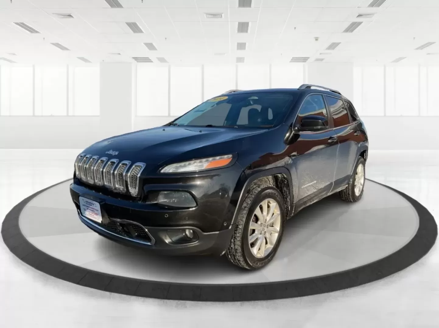 2014 Jeep Cherokee (1C4PJMDS5EW) with an Other engine, located at 1230 East Main St, Xenia, OH, 45385, (937) 908-9800, 39.688026, -83.910172 - Discover the perfect blend of versatility and style with the 2014 Jeep Cherokee Limited, now available at Advantage Car and Credit in Troy, OH! Whether you're navigating the daily grind or embarking on weekend adventures, this crossover SUV is designed to enhance your lifestyle, making it an ideal c - Photo#8