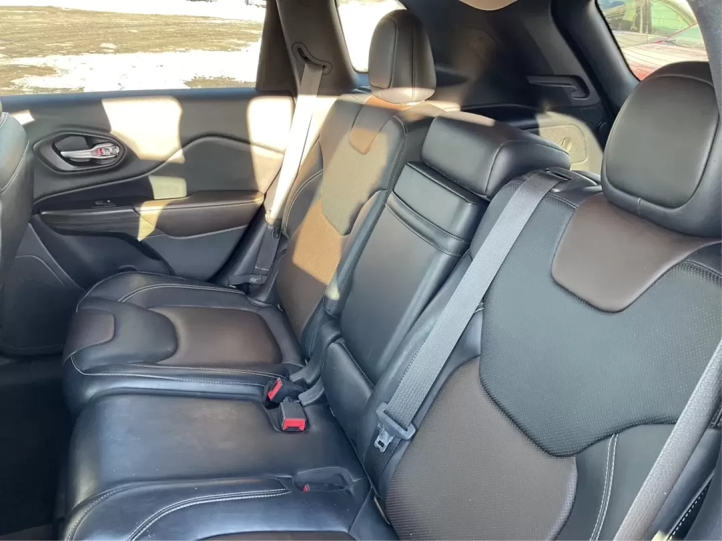 2014 Jeep Cherokee (1C4PJMDS5EW) with an Other engine, located at 1230 East Main St, Xenia, OH, 45385, (937) 908-9800, 39.688026, -83.910172 - Discover the perfect blend of versatility and style with the 2014 Jeep Cherokee Limited, now available at Advantage Car and Credit in Troy, OH! Whether you're navigating the daily grind or embarking on weekend adventures, this crossover SUV is designed to enhance your lifestyle, making it an ideal c - Photo#10