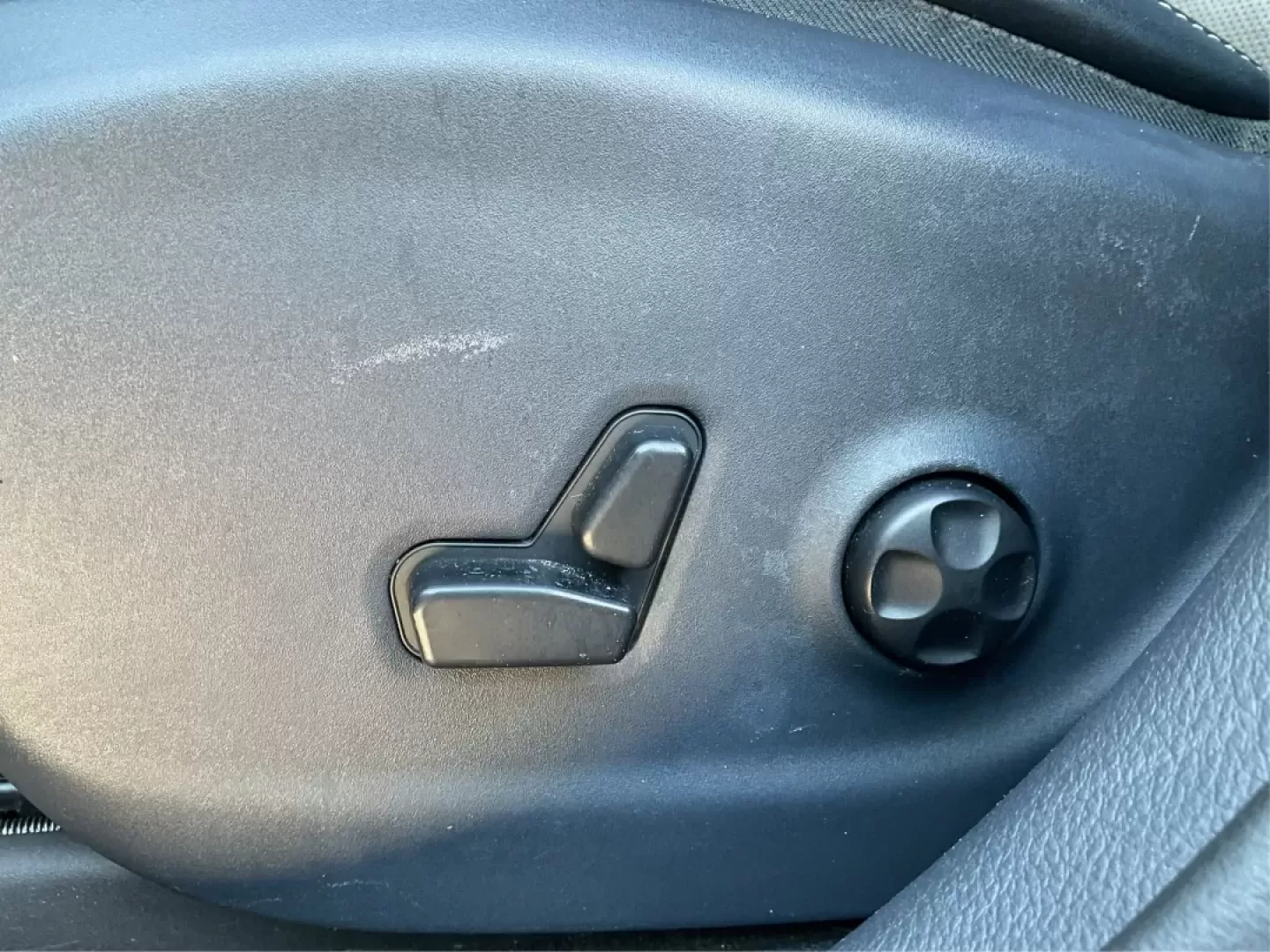 2014 Jeep Cherokee (1C4PJMDS5EW) with an Other engine, located at 1230 East Main St, Xenia, OH, 45385, (937) 908-9800, 39.688026, -83.910172 - Discover the perfect blend of versatility and style with the 2014 Jeep Cherokee Limited, now available at Advantage Car and Credit in Troy, OH! Whether you're navigating the daily grind or embarking on weekend adventures, this crossover SUV is designed to enhance your lifestyle, making it an ideal c - Photo#18