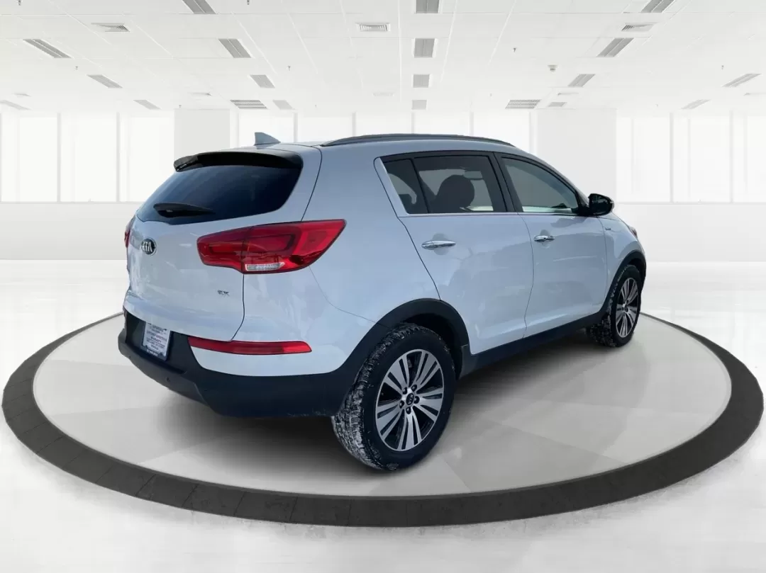 2016 Kia Sportage EX (KNDPCCAC2G7) with an Theta II 2.4L I-4 gasoline direct injection engine, located at 8750 N County Rd 25A, Piqua, OH, 45356, (937) 908-9800, 40.164391, -84.232513 - ### Elevate Your Adventures with the 2016 Kia Sportage EX from Advantage Car and Credit - Piqua!<br /> <br /> Are you ready to embrace a lifestyle filled with adventure and comfort? Whether you're a growing family, a daily commuter, or someone who loves weekend getaways, the 2016 Kia Sportage EX is - Photo#2