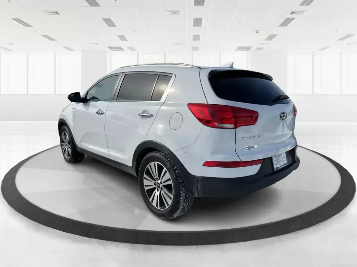 2016 Kia Sportage EX (KNDPCCAC2G7) with an Theta II 2.4L I-4 gasoline direct injection engine, 6-Speed Automatic transmission, located at 8750 N County Rd 25A, Piqua, OH, 45356, (937) 908-9800, 40.164391, -84.232513 - ### Elevate Your Adventures with the 2016 Kia Sportage EX from Advantage Car and Credit - Piqua!<br /> <br /> Are you ready to embrace a lifestyle filled with adventure and comfort? Whether you're a growing family, a daily commuter, or someone who loves weekend getaways, the 2016 Kia Sportage EX is - Photo#4