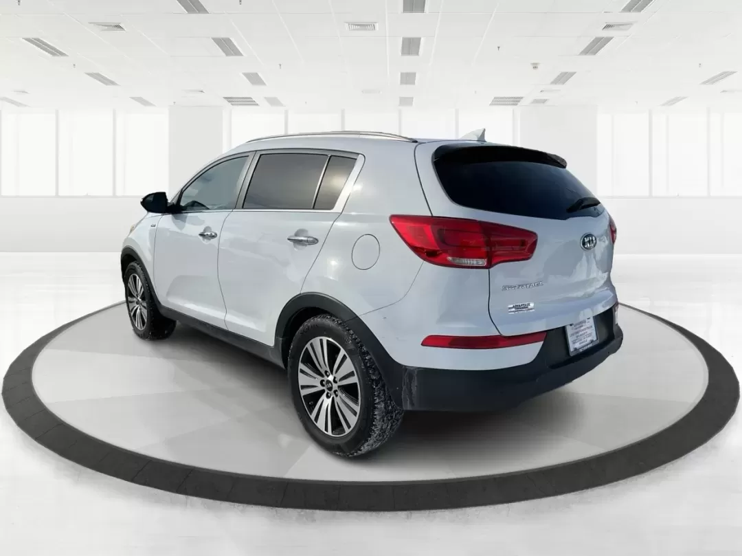 2016 Kia Sportage EX (KNDPCCAC2G7) with an Theta II 2.4L I-4 gasoline direct injection engine, located at 8750 N County Rd 25A, Piqua, OH, 45356, (937) 908-9800, 40.164391, -84.232513 - ### Elevate Your Adventures with the 2016 Kia Sportage EX from Advantage Car and Credit - Piqua!<br /> <br /> Are you ready to embrace a lifestyle filled with adventure and comfort? Whether you're a growing family, a daily commuter, or someone who loves weekend getaways, the 2016 Kia Sportage EX is - Photo#4