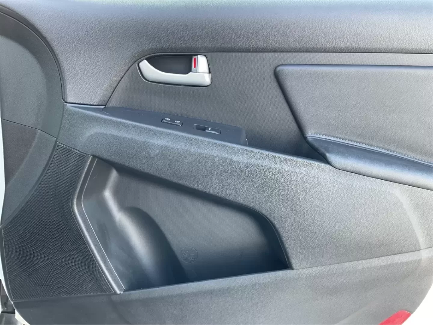 2016 Kia Sportage EX (KNDPCCAC2G7) with an Theta II 2.4L I-4 gasoline direct injection engine, 6-Speed Automatic transmission, located at 8750 N County Rd 25A, Piqua, OH, 45356, (937) 908-9800, 40.164391, -84.232513 - ### Elevate Your Adventures with the 2016 Kia Sportage EX from Advantage Car and Credit - Piqua!<br /> <br /> Are you ready to embrace a lifestyle filled with adventure and comfort? Whether you're a growing family, a daily commuter, or someone who loves weekend getaways, the 2016 Kia Sportage EX is - Photo#19