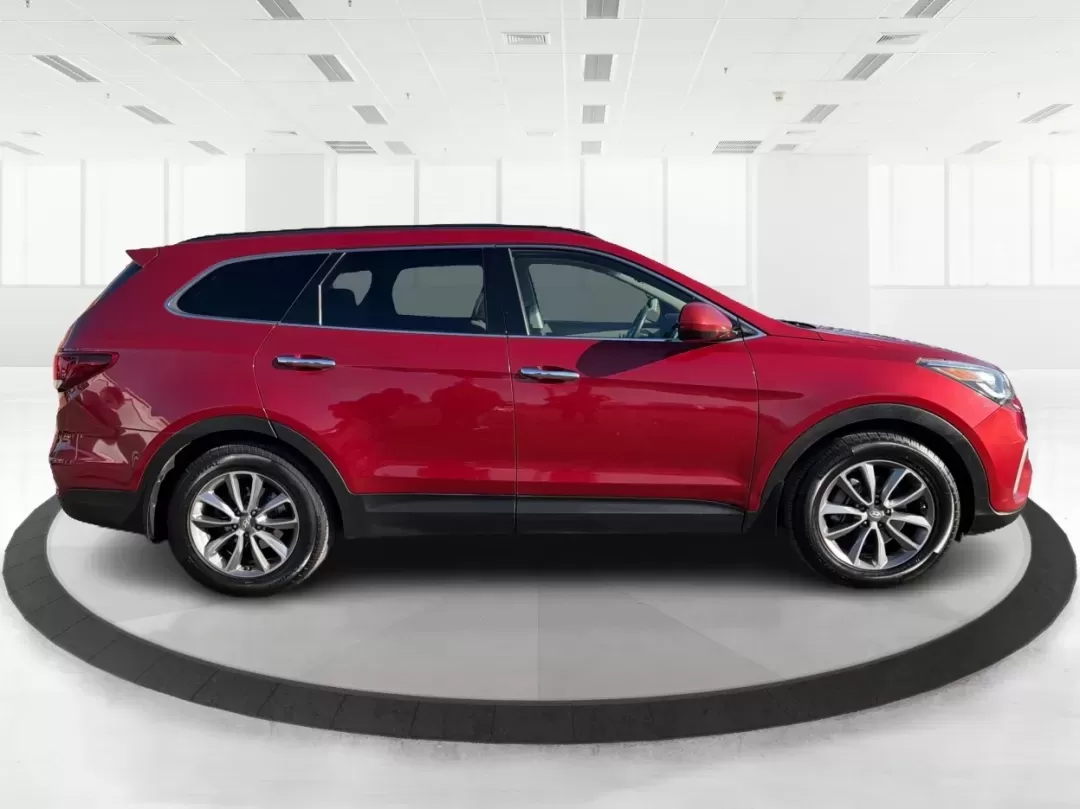 2017 Hyundai Santa Fe SE (KM8SMDHF0HU) with an 3.3L V-6 gasoline direct injection engine, 6A transmission, located at 1230 East Main St, Xenia, OH, 45385, (937) 908-9800, 39.688026, -83.910172 - **Adventure Awaits with This 2017 Hyundai Santa Fe SE - Your Ideal Family SUV!**<br /> <br /> Are you on the lookout for a versatile, spacious SUV that can easily accommodate your family's needs? Look no further than this stunning 2017 Hyundai Santa Fe SE, available now at Advantage Car and Credit i - Photo#1