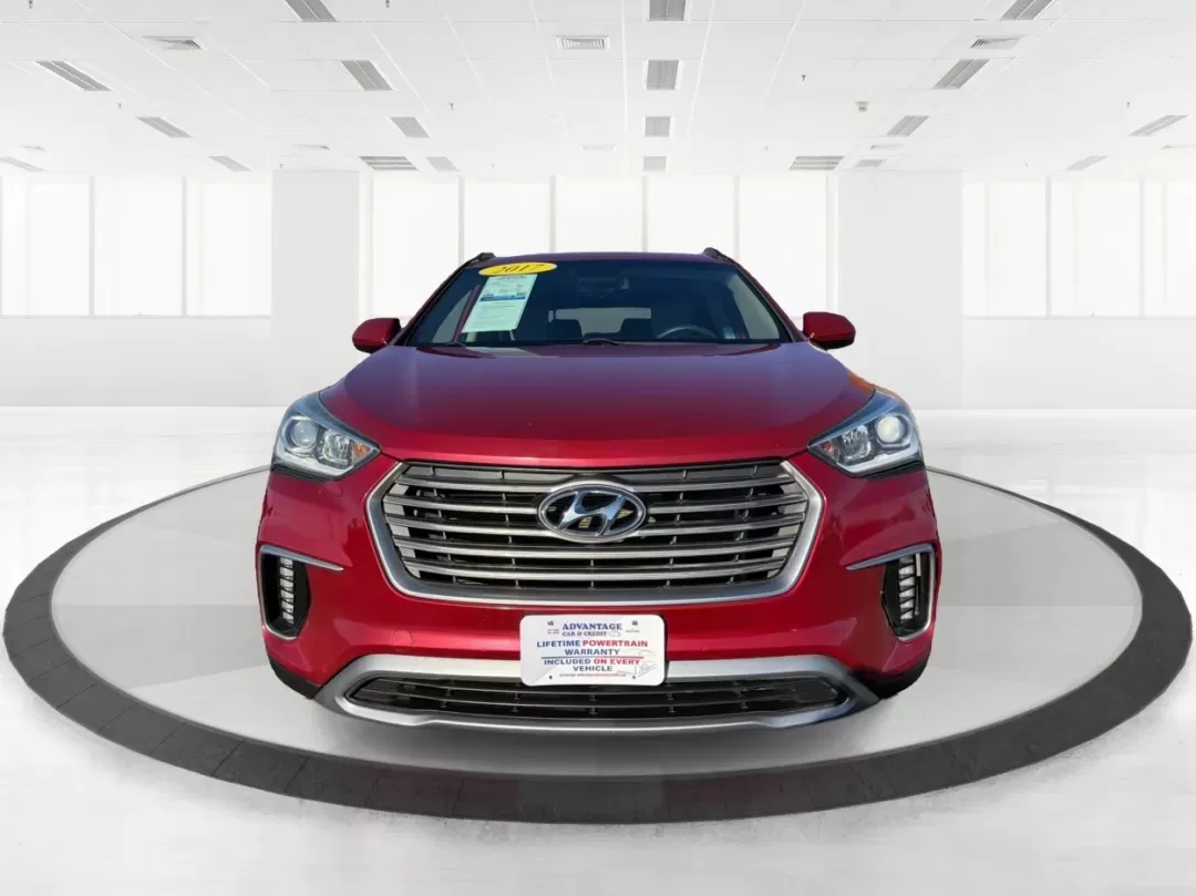 2017 Hyundai Santa Fe SE (KM8SMDHF0HU) with an 3.3L V-6 gasoline direct injection engine, 6A transmission, located at 1230 East Main St, Xenia, OH, 45385, (937) 908-9800, 39.688026, -83.910172 - **Adventure Awaits with This 2017 Hyundai Santa Fe SE - Your Ideal Family SUV!**<br /> <br /> Are you on the lookout for a versatile, spacious SUV that can easily accommodate your family's needs? Look no further than this stunning 2017 Hyundai Santa Fe SE, available now at Advantage Car and Credit i - Photo#7