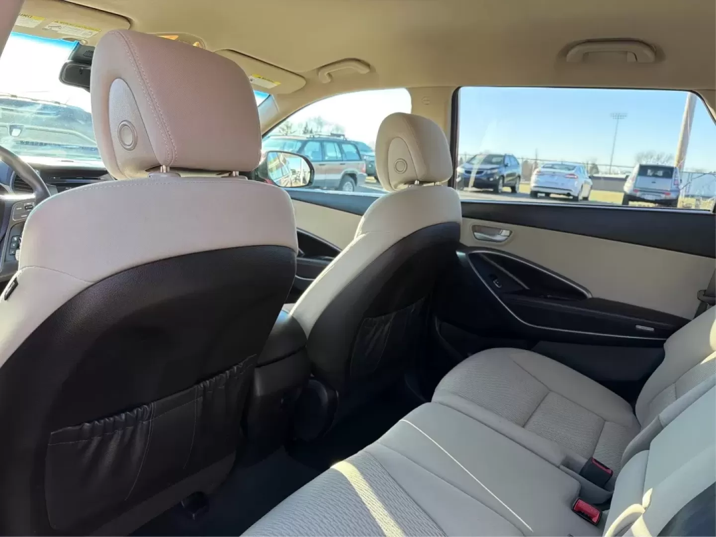 2017 Hyundai Santa Fe SE (KM8SMDHF0HU) with an 3.3L V-6 gasoline direct injection engine, 6A transmission, located at 1230 East Main St, Xenia, OH, 45385, (937) 908-9800, 39.688026, -83.910172 - **Adventure Awaits with This 2017 Hyundai Santa Fe SE - Your Ideal Family SUV!**<br /> <br /> Are you on the lookout for a versatile, spacious SUV that can easily accommodate your family's needs? Look no further than this stunning 2017 Hyundai Santa Fe SE, available now at Advantage Car and Credit i - Photo#10