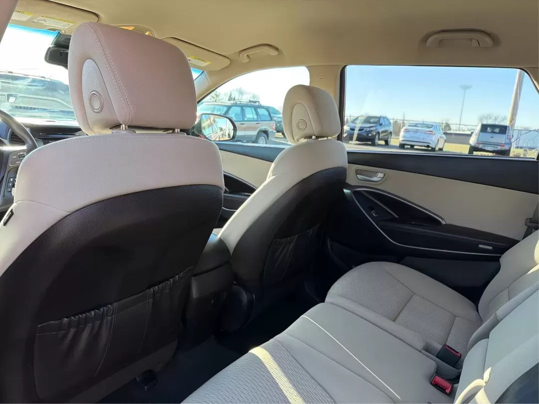 2017 Hyundai Santa Fe SE (KM8SMDHF0HU) with an 3.3L V-6 gasoline direct injection engine, 6A transmission, located at 1230 East Main St, Xenia, OH, 45385, (937) 908-9800, 39.688026, -83.910172 - **Adventure Awaits with This 2017 Hyundai Santa Fe SE - Your Ideal Family SUV!**<br /> <br /> Are you on the lookout for a versatile, spacious SUV that can easily accommodate your family's needs? Look no further than this stunning 2017 Hyundai Santa Fe SE, available now at Advantage Car and Credit i - Photo#10