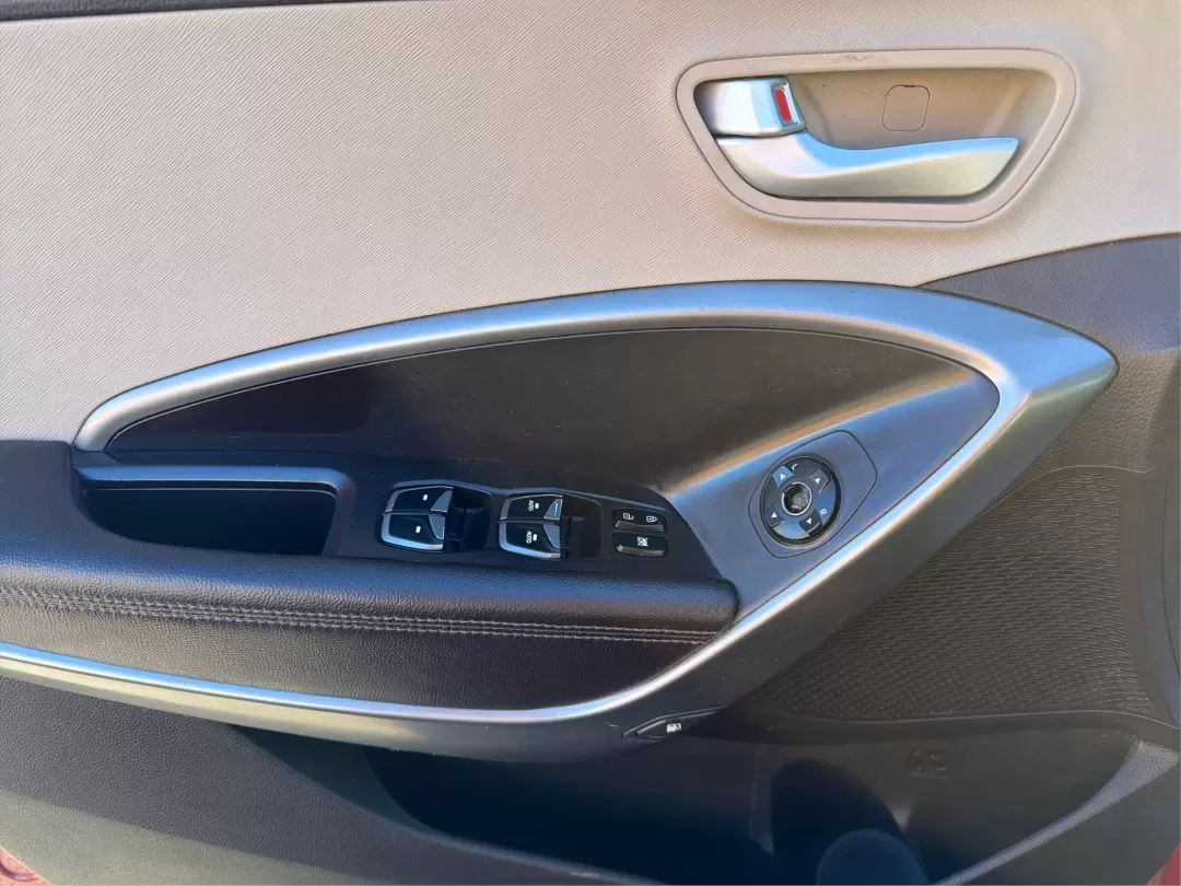 2017 Hyundai Santa Fe SE (KM8SMDHF0HU) with an 3.3L V-6 gasoline direct injection engine, 6A transmission, located at 1230 East Main St, Xenia, OH, 45385, (937) 908-9800, 39.688026, -83.910172 - **Adventure Awaits with This 2017 Hyundai Santa Fe SE - Your Ideal Family SUV!**<br /> <br /> Are you on the lookout for a versatile, spacious SUV that can easily accommodate your family's needs? Look no further than this stunning 2017 Hyundai Santa Fe SE, available now at Advantage Car and Credit i - Photo#18