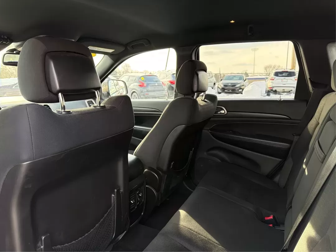 2016 Jeep Grand Cherokee Laredo (1C4RJFAG7GC) with an Pentastar 3.6L V-6 DOHC engine, 8A transmission, located at 1230 East Main St, Xenia, OH, 45385, (937) 908-9800, 39.688026, -83.910172 - ### Experience Adventure in Comfort with the 2016 Jeep Grand Cherokee Laredo <br /> <br /> If you're seeking a vehicle that can handle everything from daily commutes to weekend getaways, look no further than the 2016 Jeep Grand Cherokee Laredo. This robust SUV is perfect for both adventurous spirits - Photo#10