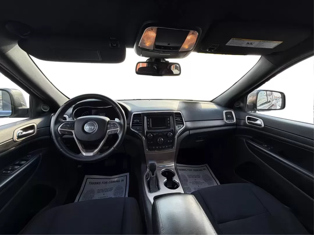 2016 Jeep Grand Cherokee Laredo (1C4RJFAG7GC) with an Pentastar 3.6L V-6 DOHC engine, 8A transmission, located at 1230 East Main St, Xenia, OH, 45385, (937) 908-9800, 39.688026, -83.910172 - ### Experience Adventure in Comfort with the 2016 Jeep Grand Cherokee Laredo <br /> <br /> If you're seeking a vehicle that can handle everything from daily commutes to weekend getaways, look no further than the 2016 Jeep Grand Cherokee Laredo. This robust SUV is perfect for both adventurous spirits - Photo#22