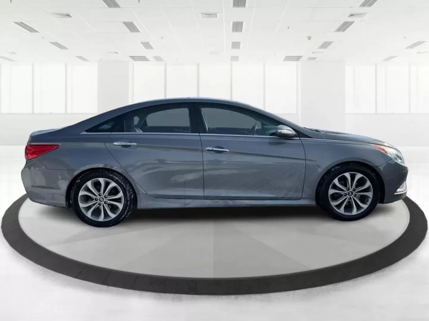 2014 Hyundai Sonata Limited 2.0T (5NPEC4AB3EH) with an 2L I-4 gasoline direct injection engine, 6-Speed Automatic transmission, located at 1951 S Dayton Lakeview Rd., New Carlisle, OH, 45344, (937) 908-9800, 39.890999, -84.050255 - Are you in search of the perfect blend of style, performance, and reliability for your daily commutes or family outings? Look no further! At Advantage Car and Credit in New Carlisle, OH, we proudly present this stunning 2014 Hyundai Sonata Limited 2.0T, a sedan designed for those who appreciate both - Photo#1